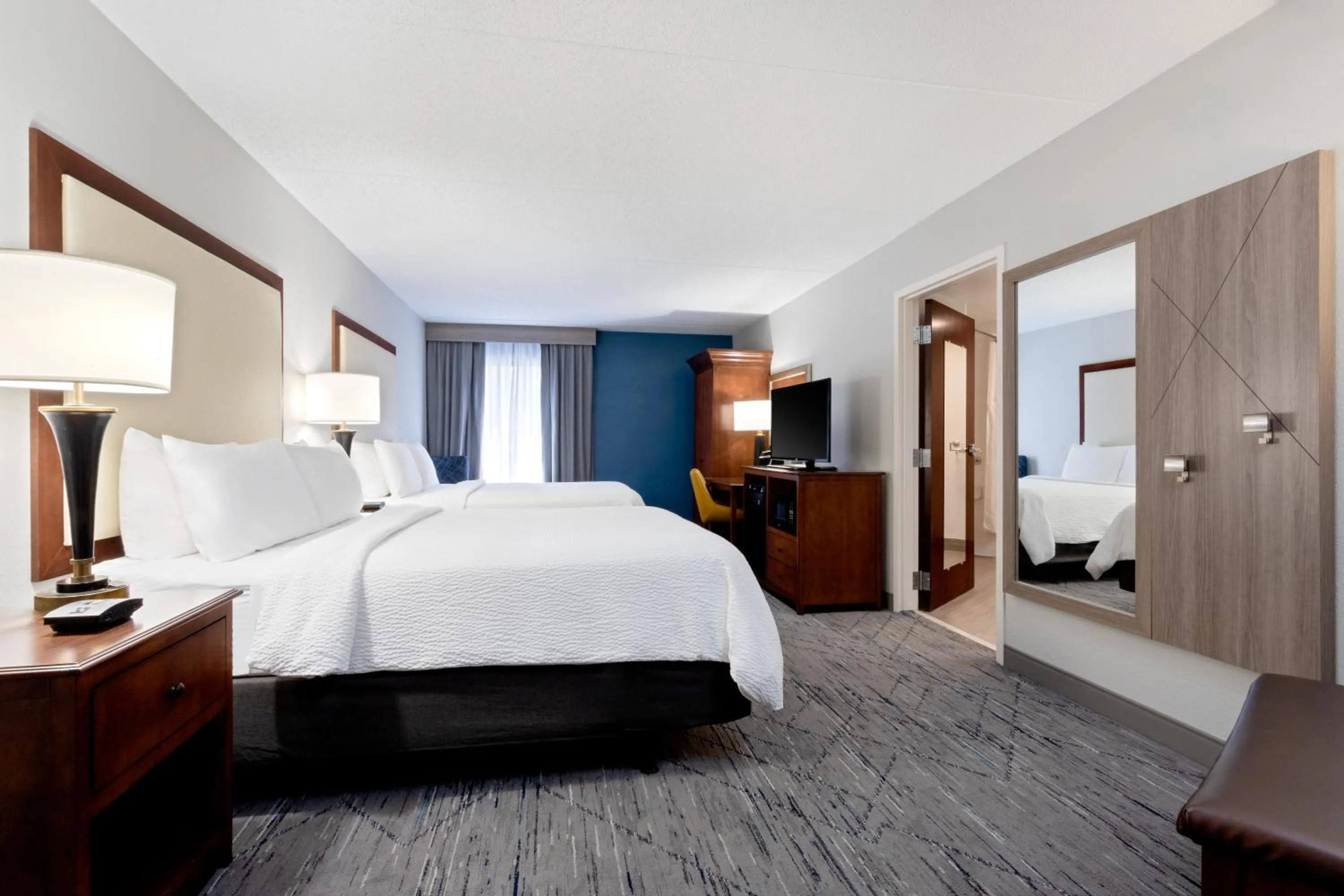 Bedroom, Bed in Holiday Inn Express & Suites Cincinnati Riverfront by IHG