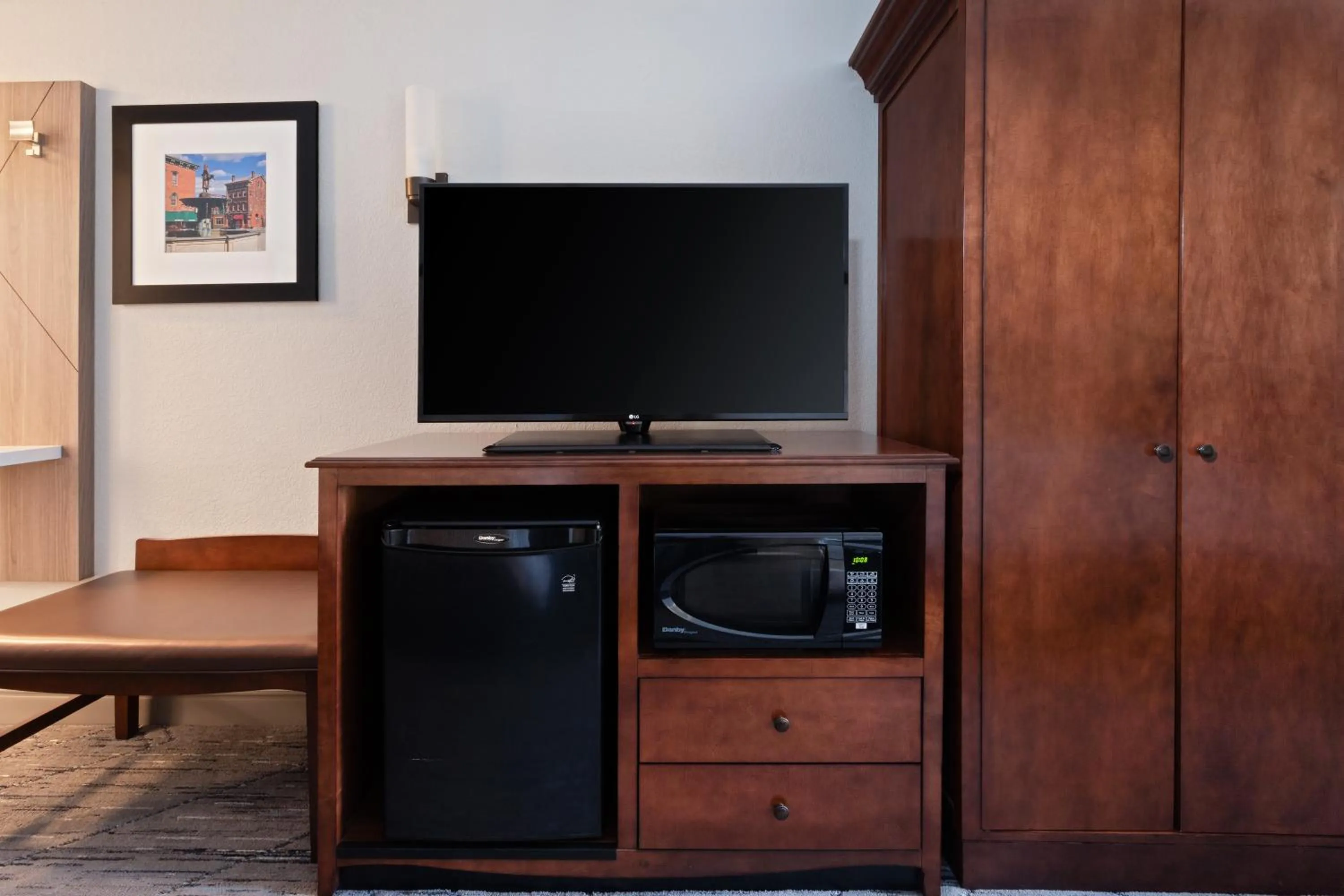 Bedroom in Holiday Inn Express & Suites Cincinnati Riverfront by IHG