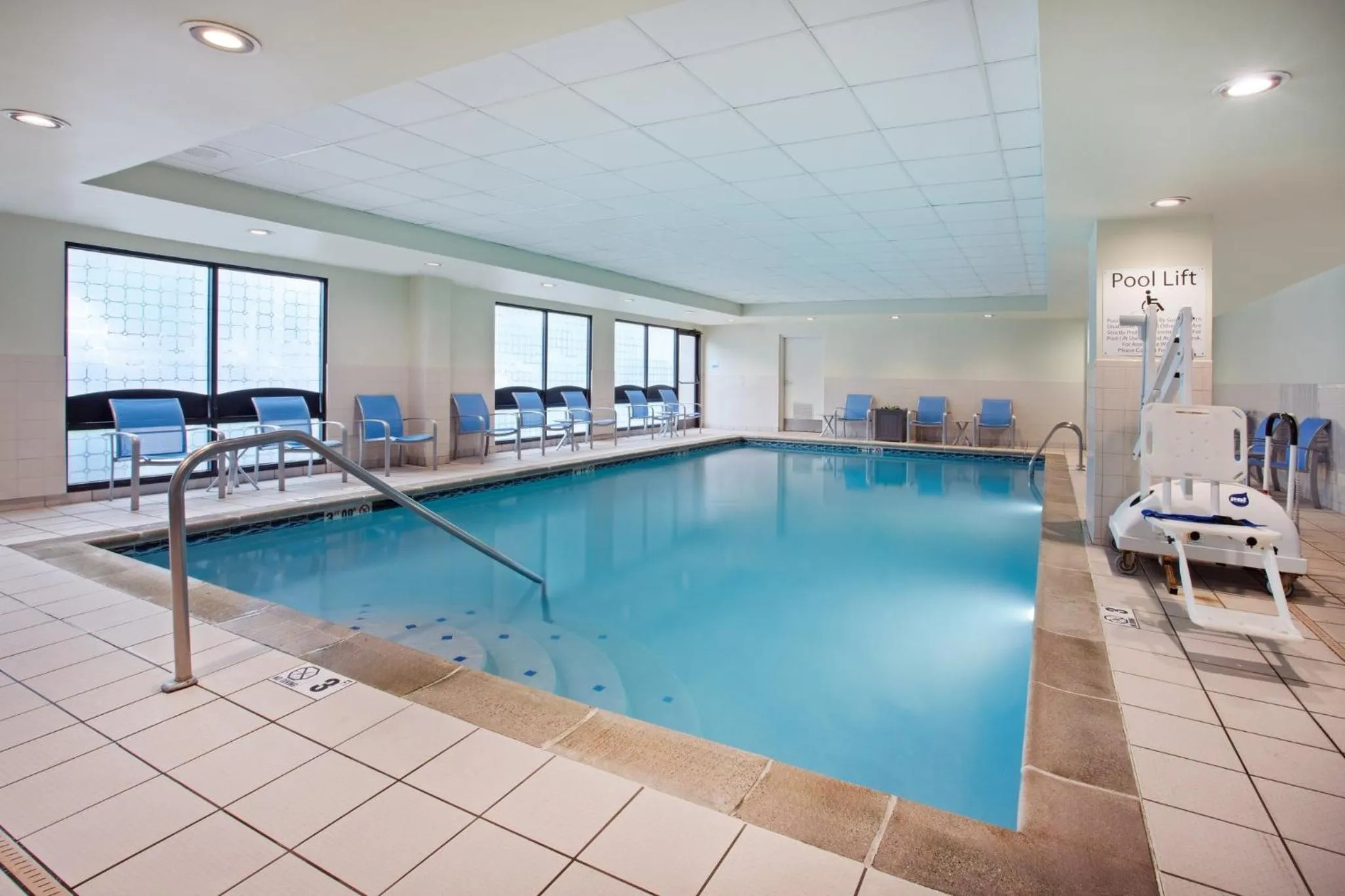 Swimming pool in Holiday Inn Express & Suites Cincinnati Riverfront by IHG