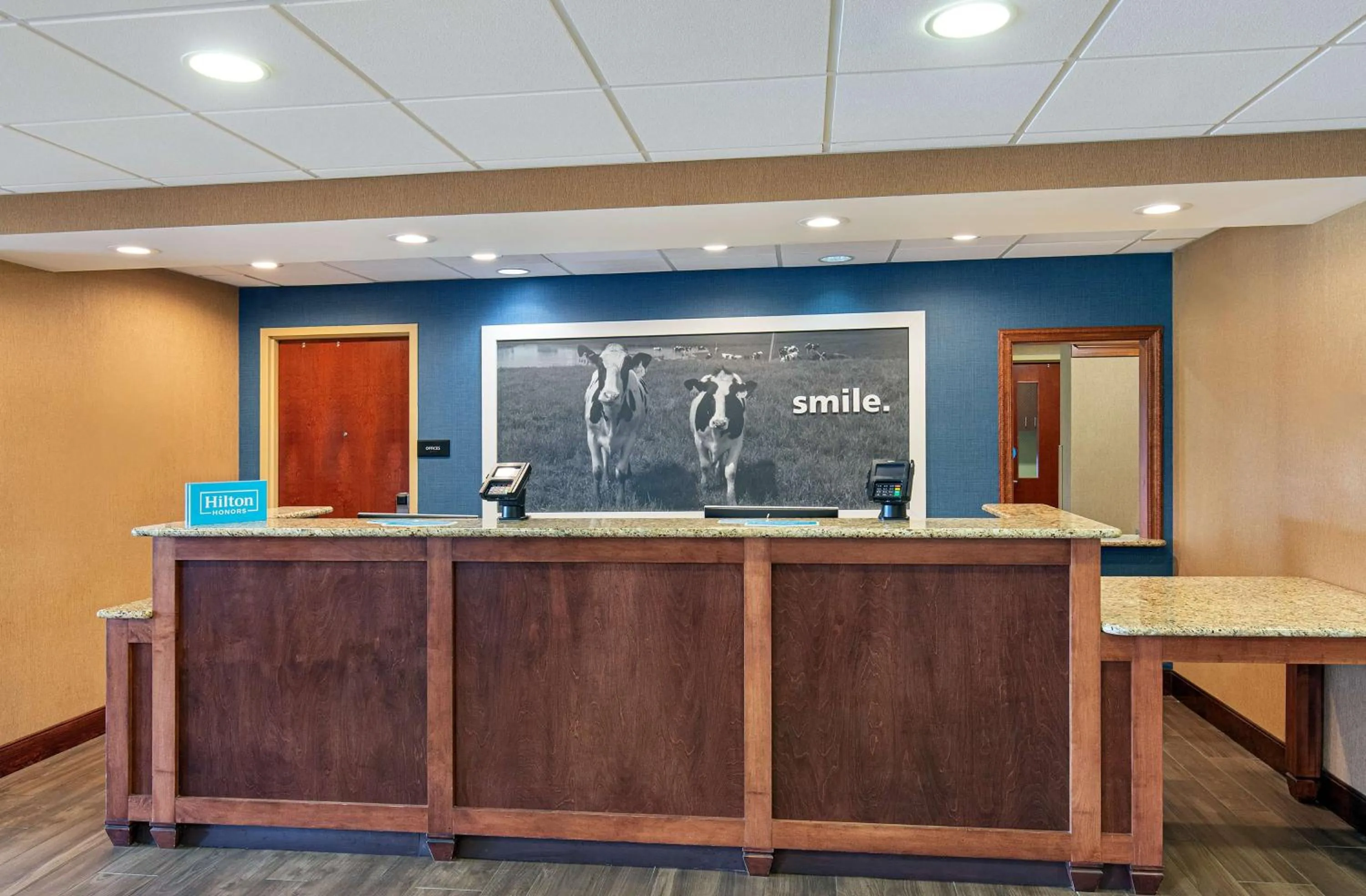 Lobby or reception in Hampton Inn & Suites Madisonville