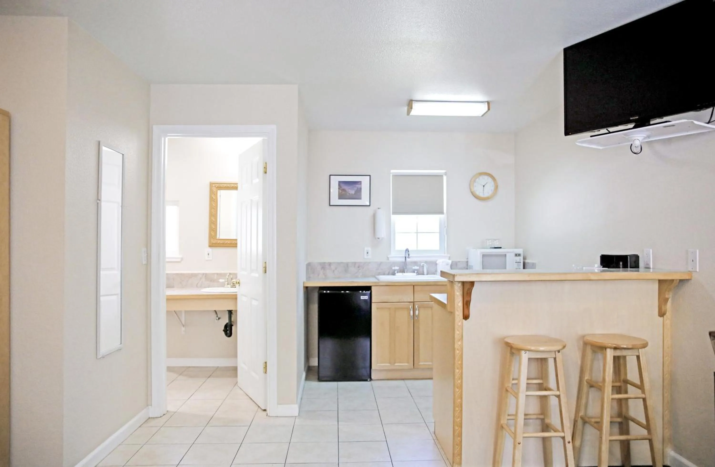 Kitchen or kitchenette in Sierra Mountain Inn