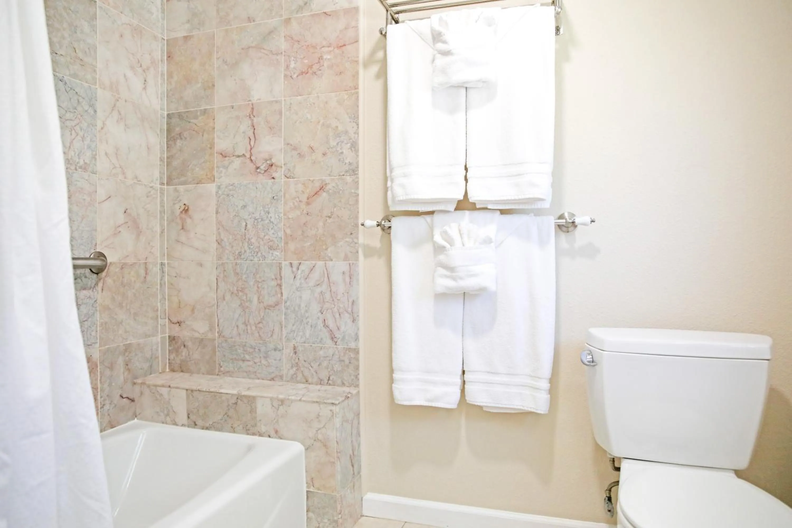 Toilet in Sierra Mountain Inn