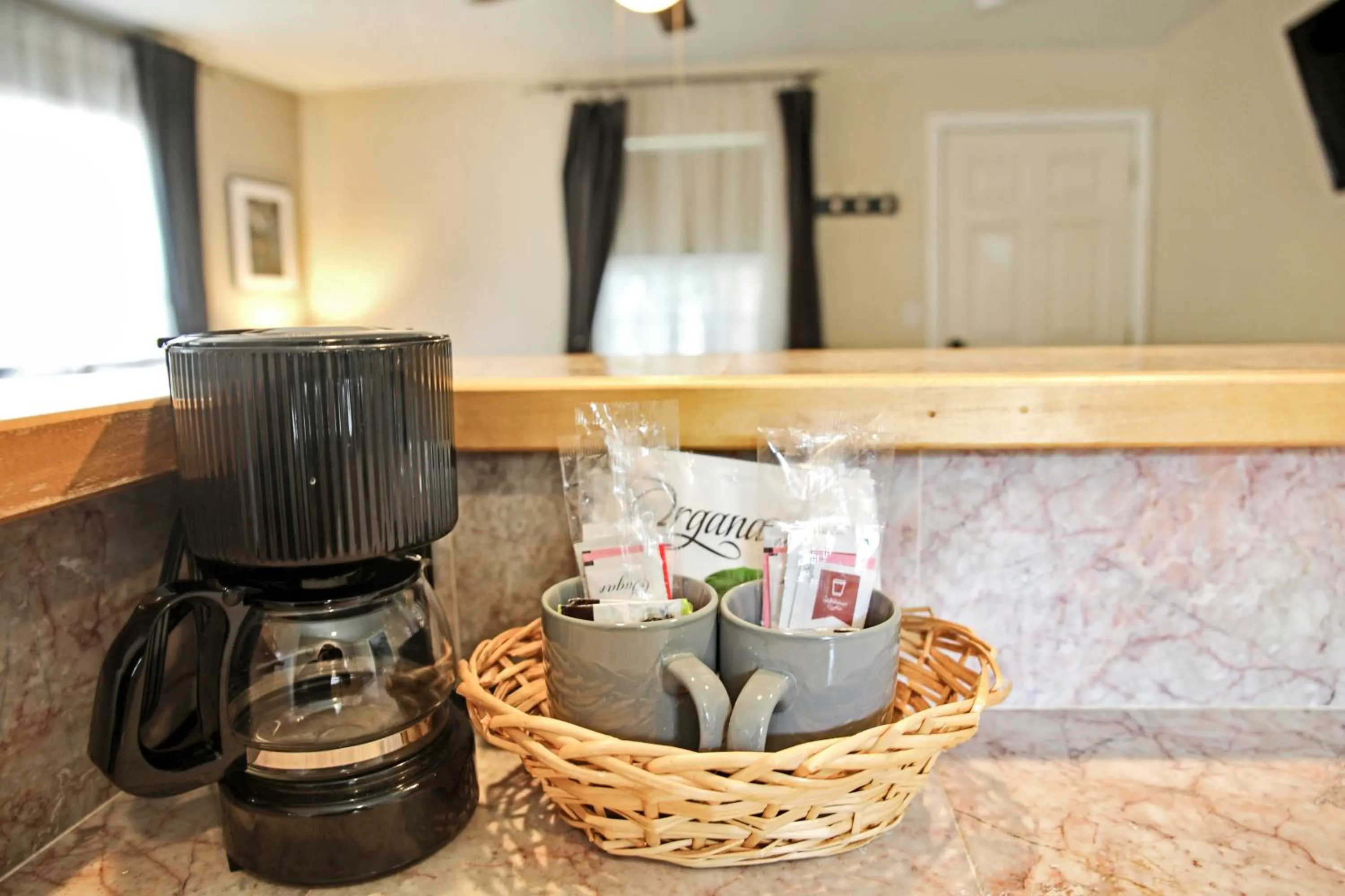Coffee/tea facilities in Sierra Mountain Inn