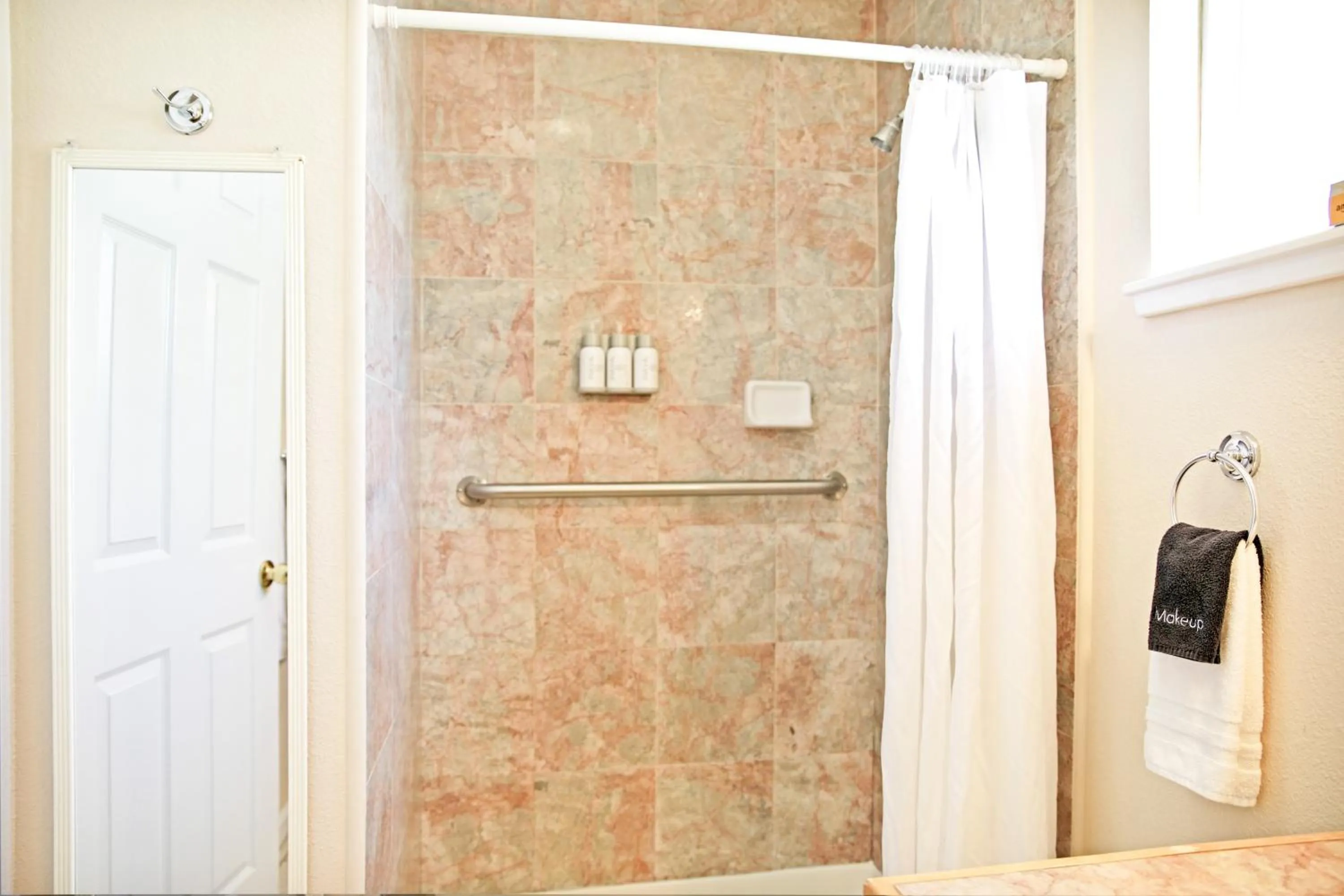 Bathroom in Sierra Mountain Inn