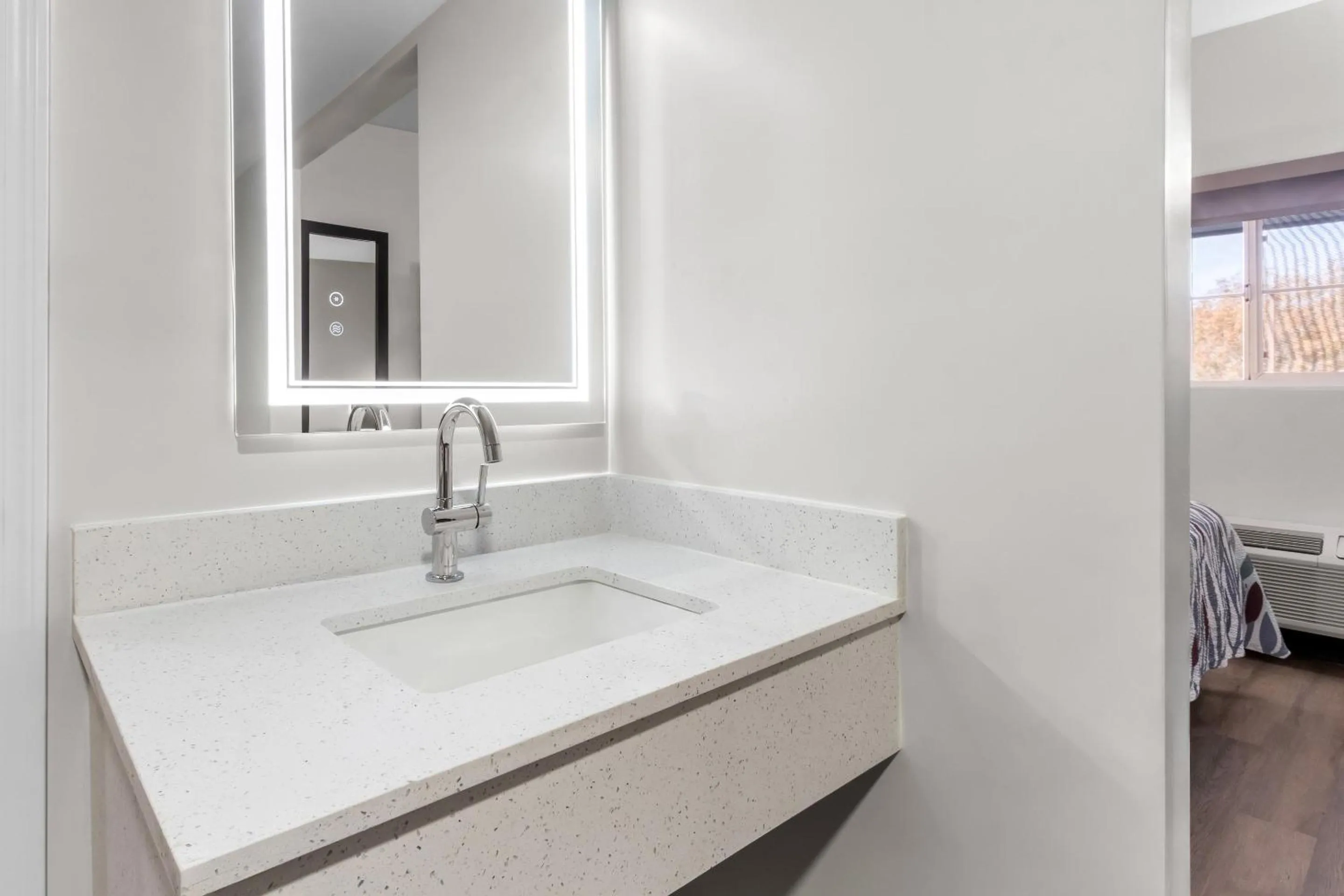 Bathroom in Red Roof Inn Miami, AZ