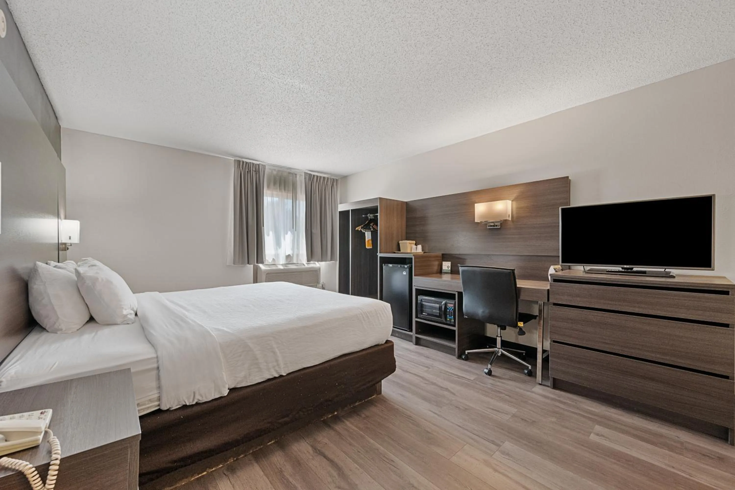 Bed in Quality Inn Spearfish I-90