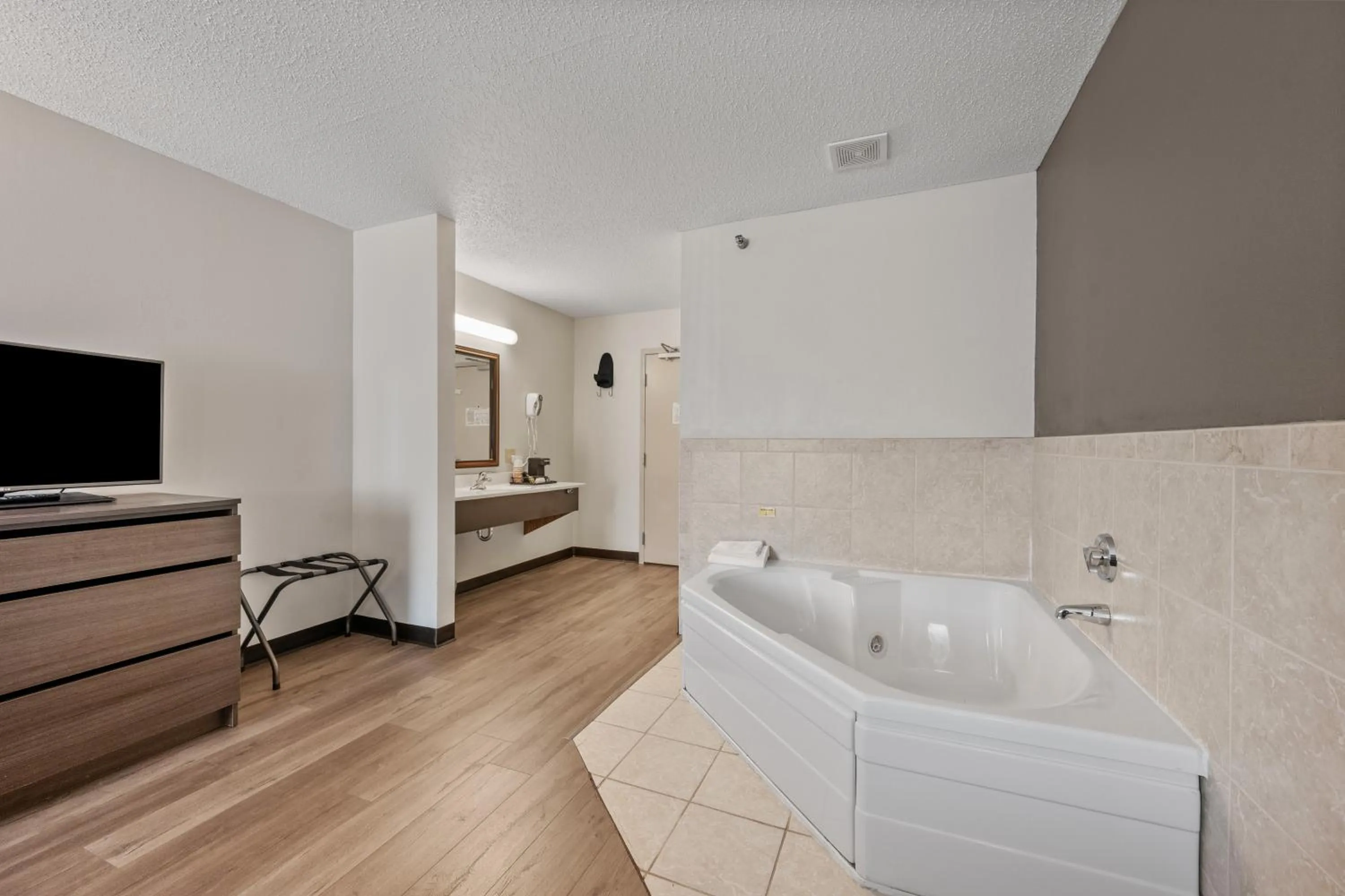 Bedroom in Quality Inn Spearfish I-90