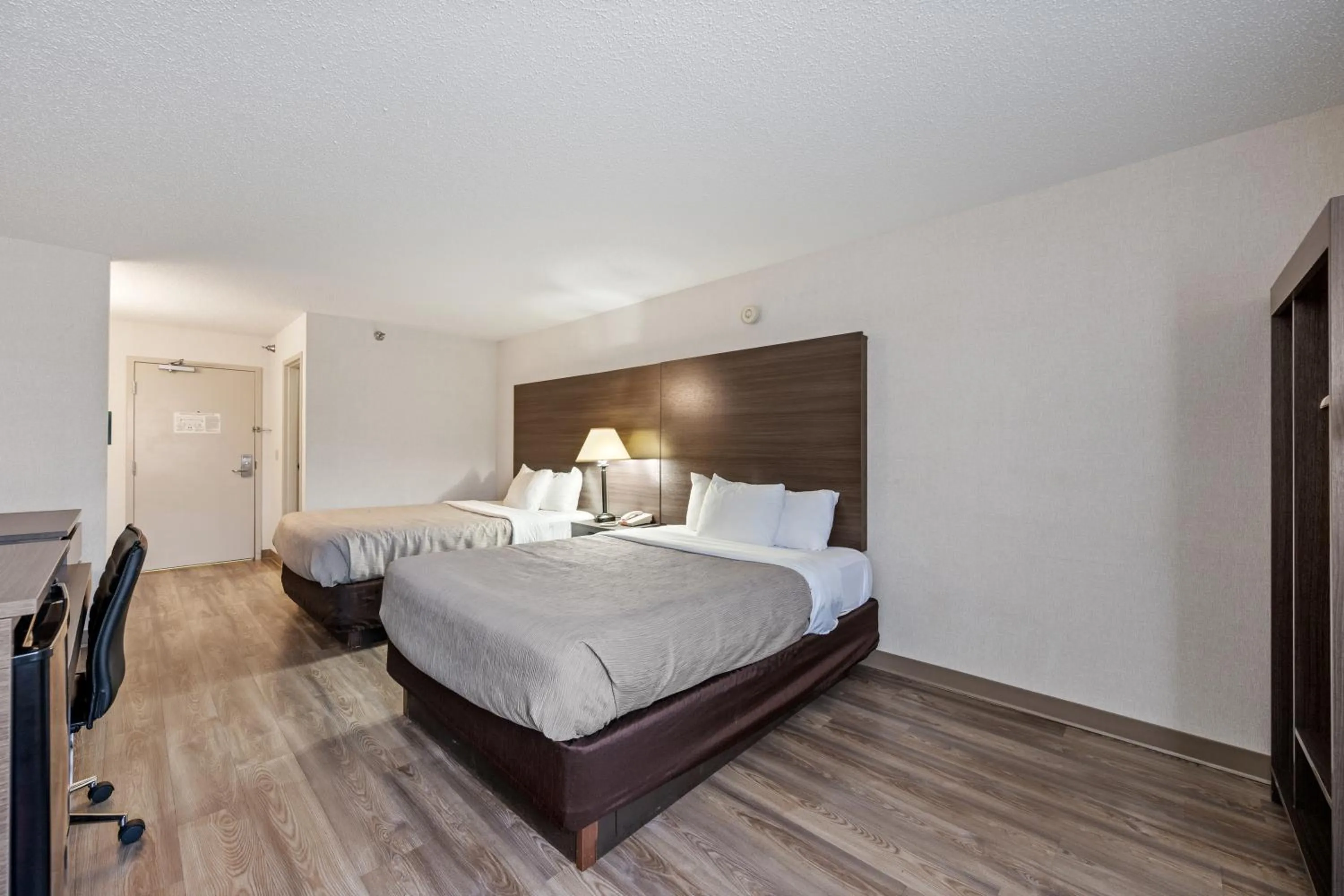 Bed in Quality Inn Spearfish I-90