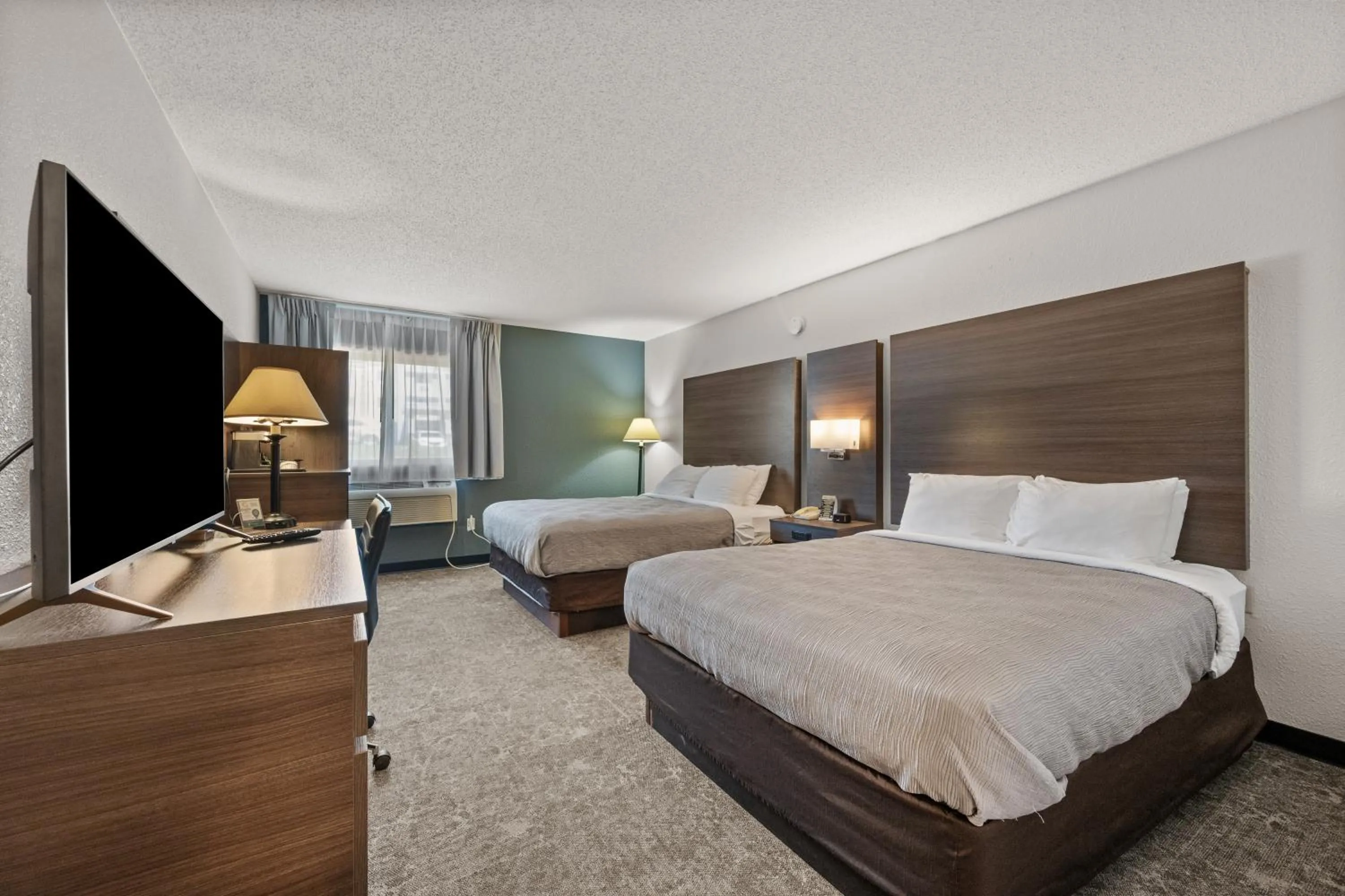 Bed in Quality Inn Spearfish I-90