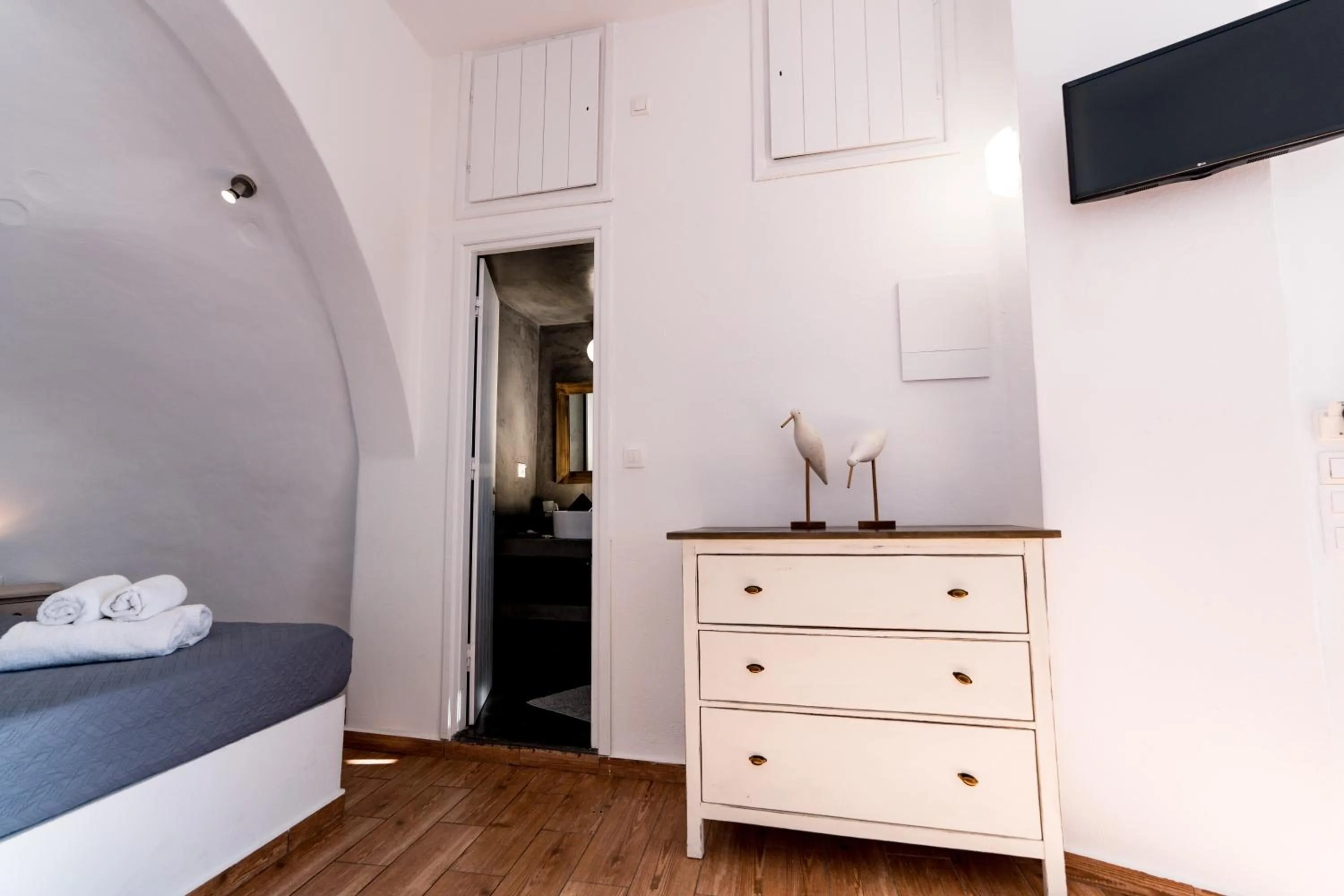 Bedroom, Bed in Aspa Caves