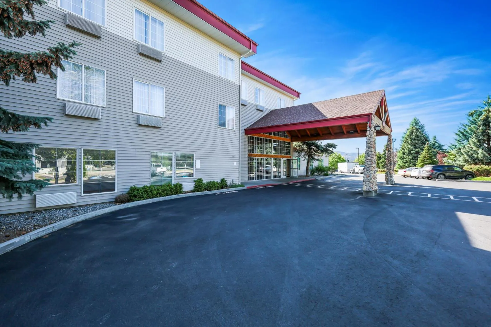 Property building in Quality Inn & Suites of Liberty Lake