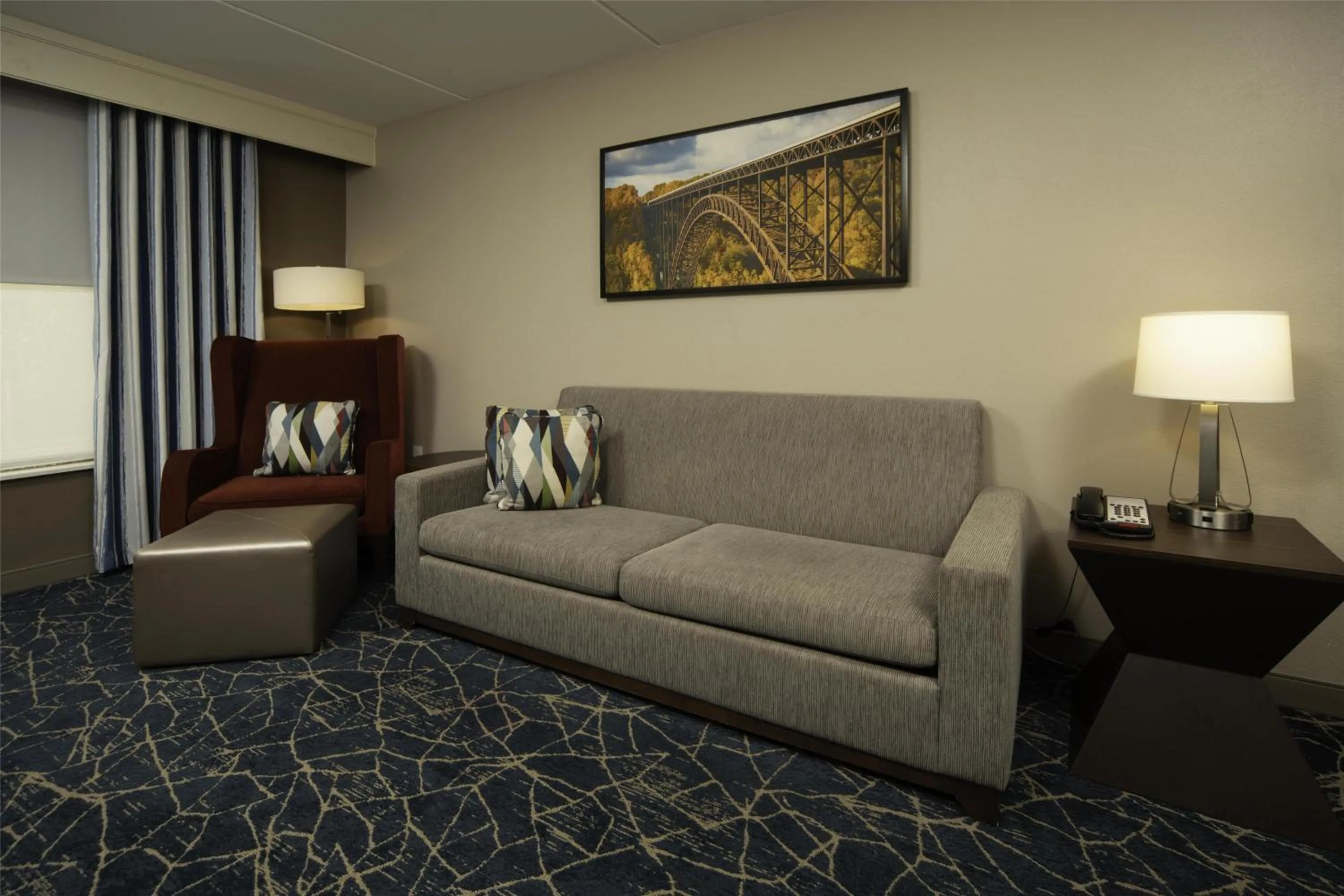 Living room in Hilton Garden Inn Fayetteville/Fort Bragg