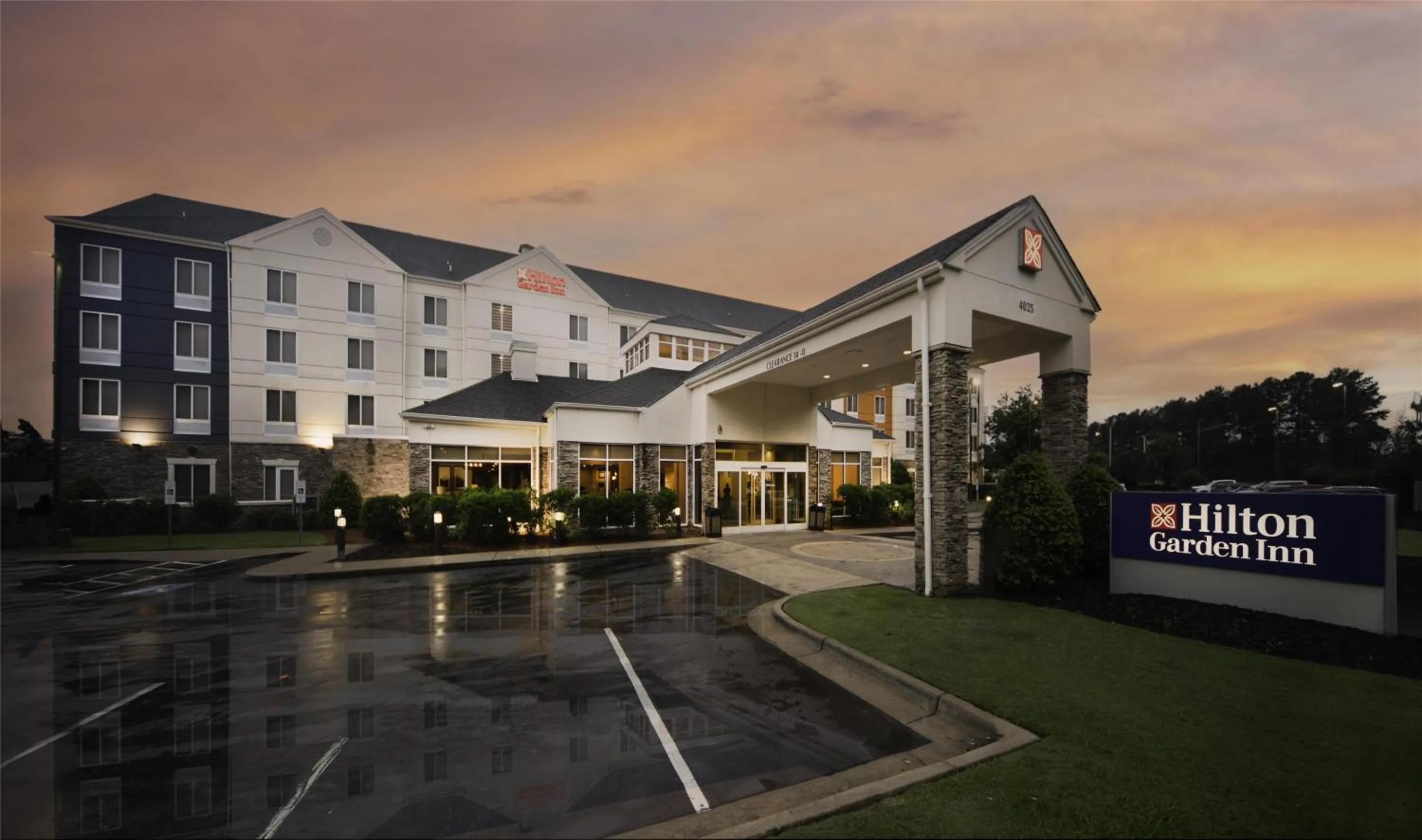 Property building in Hilton Garden Inn Fayetteville/Fort Bragg