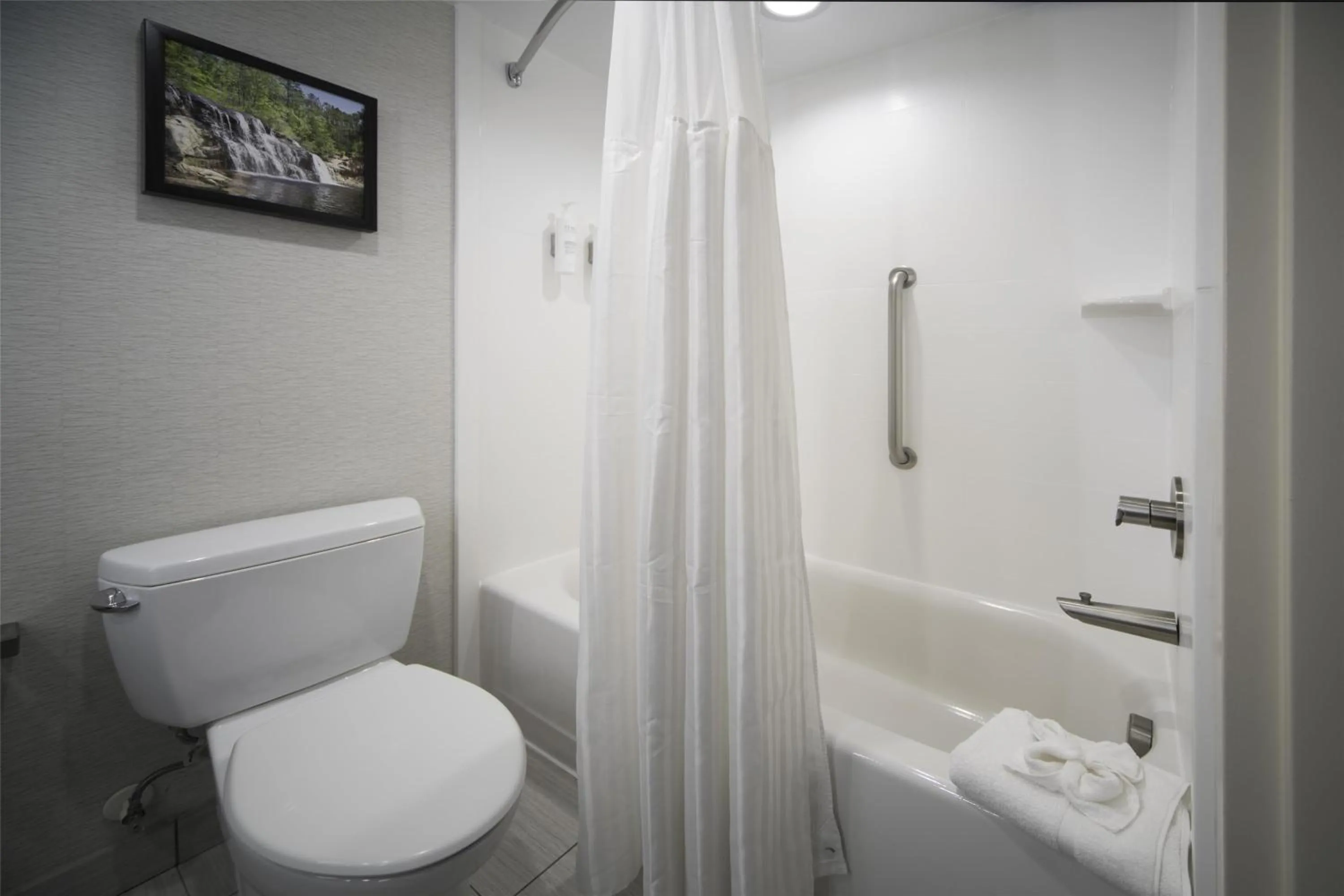 Bathroom in Hilton Garden Inn Fayetteville/Fort Bragg