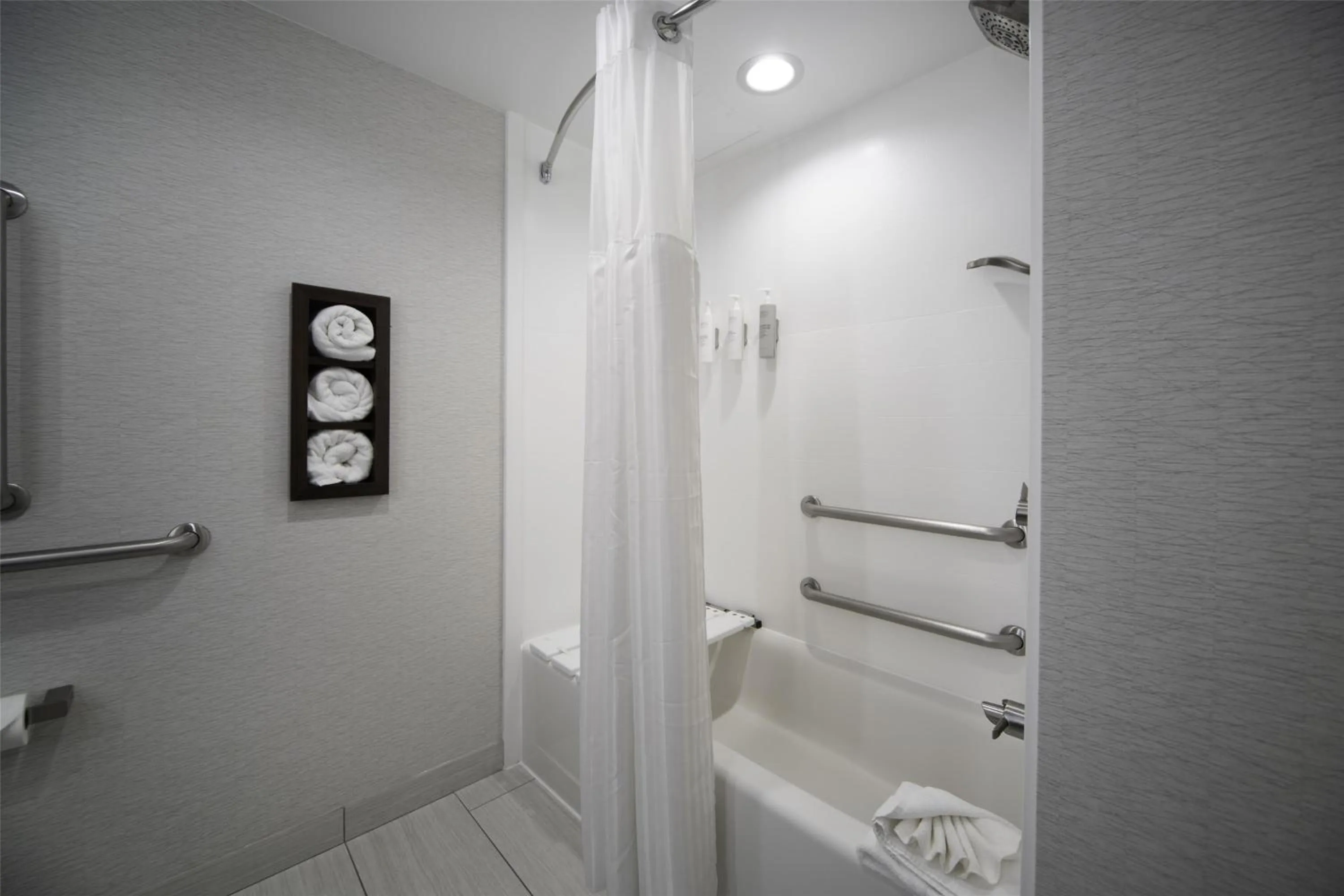 Bathroom in Hilton Garden Inn Fayetteville/Fort Bragg