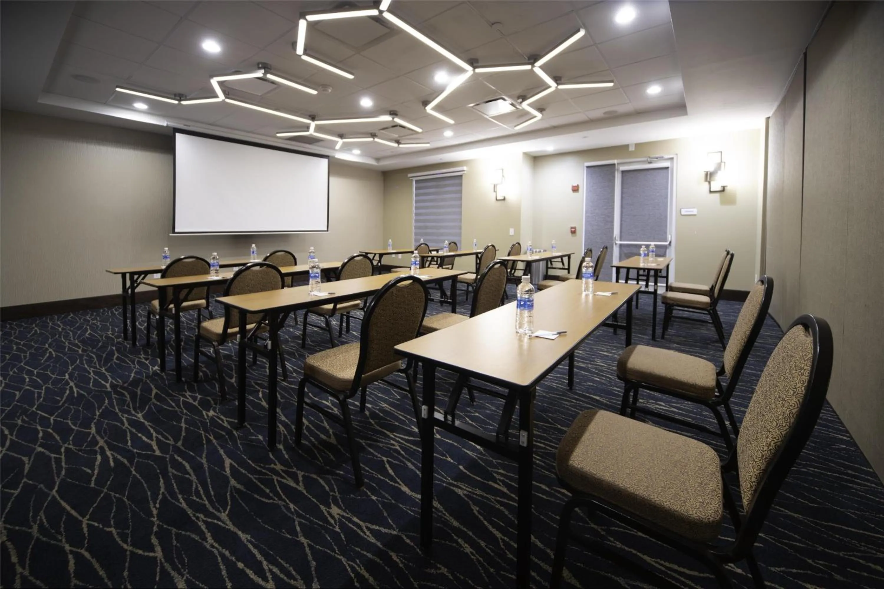 Meeting/conference room in Hilton Garden Inn Fayetteville/Fort Bragg