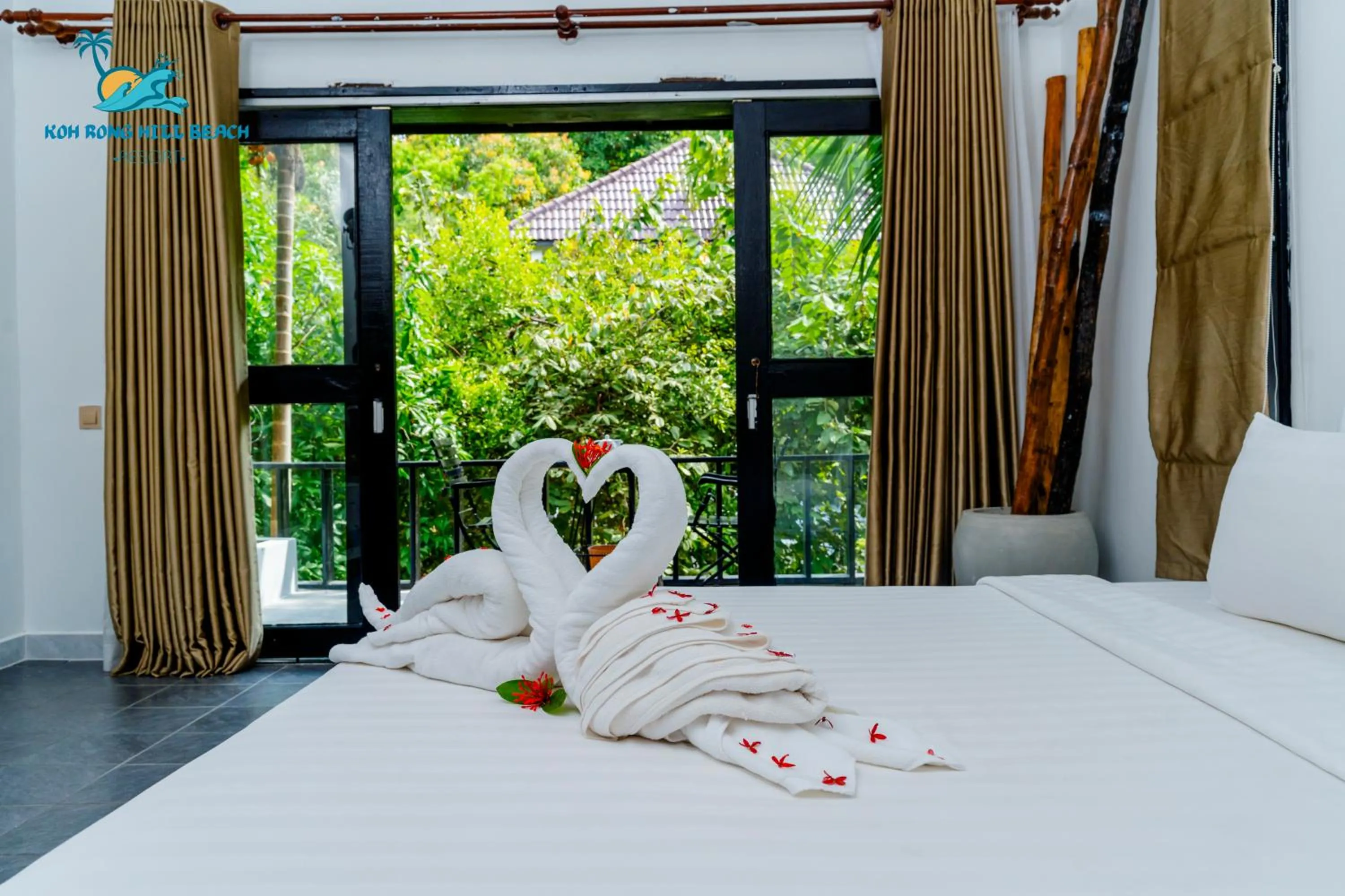 Photo of the whole room, Bed in Koh Rong Hill Beach Resort