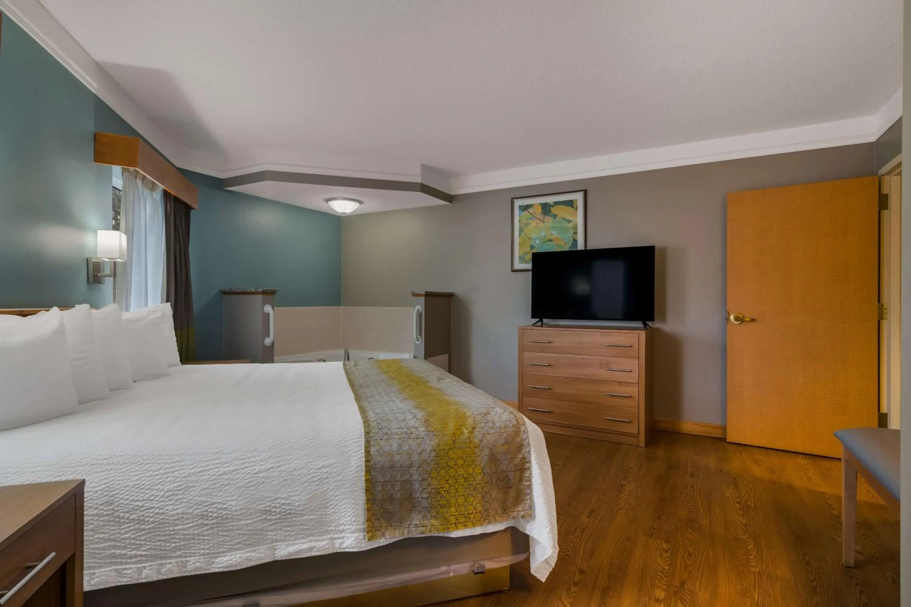 Bedroom, Bed in Best Western PLUS Executive Court Inn & Conference Center