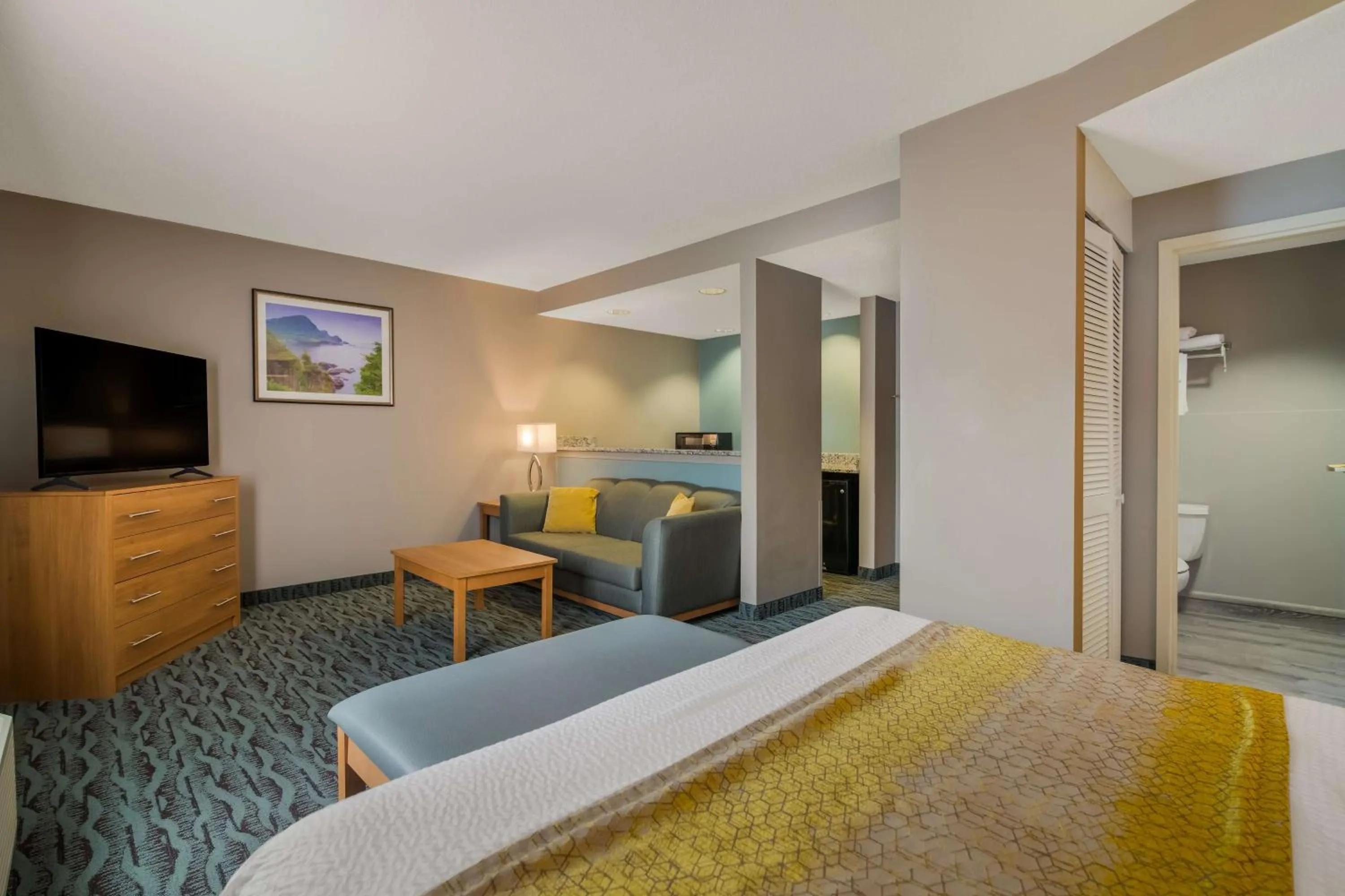 Bedroom, Bed in Best Western PLUS Executive Court Inn & Conference Center