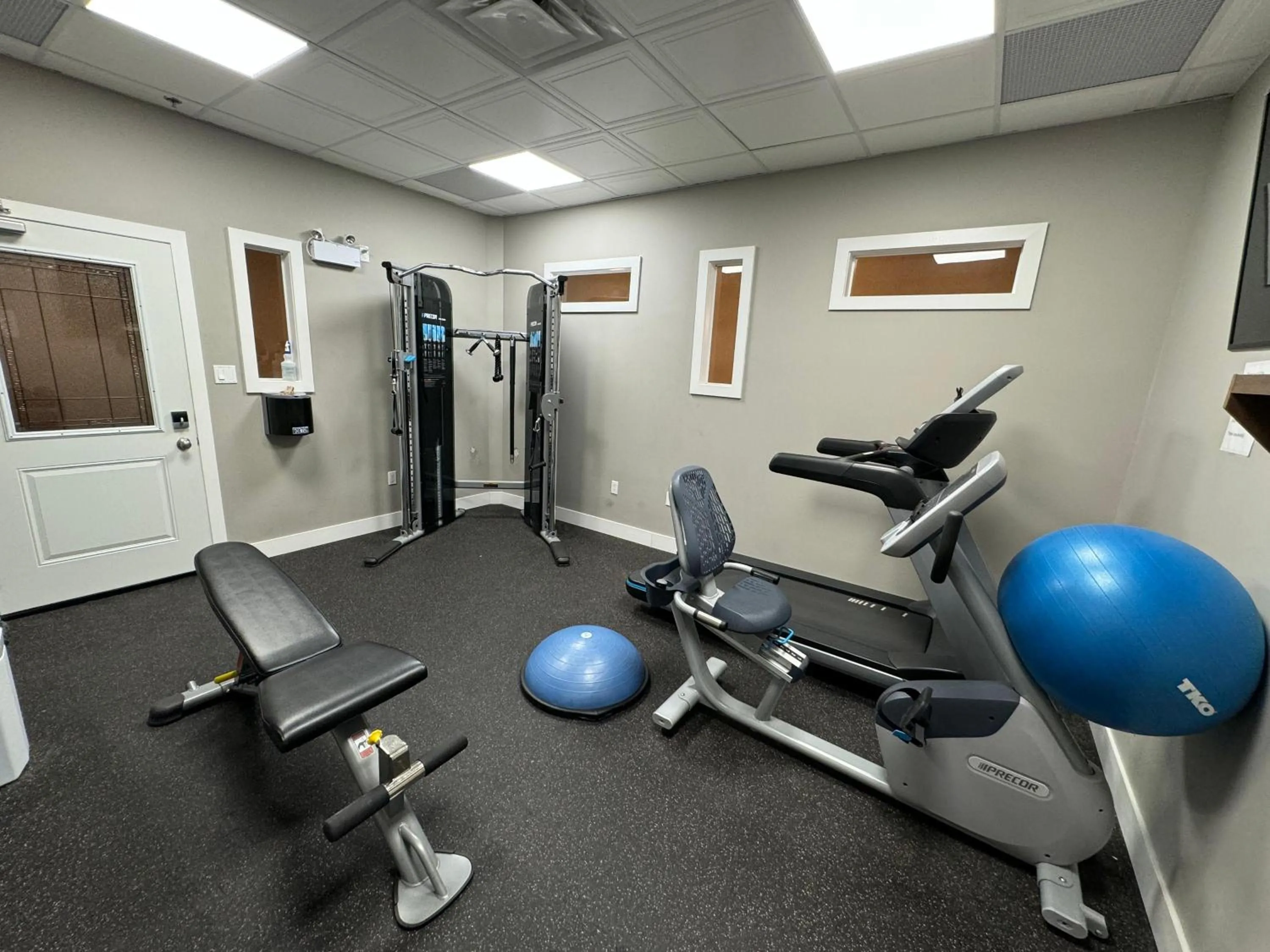 Fitness centre/facilities in Baymont by Wyndham Medicine Hat