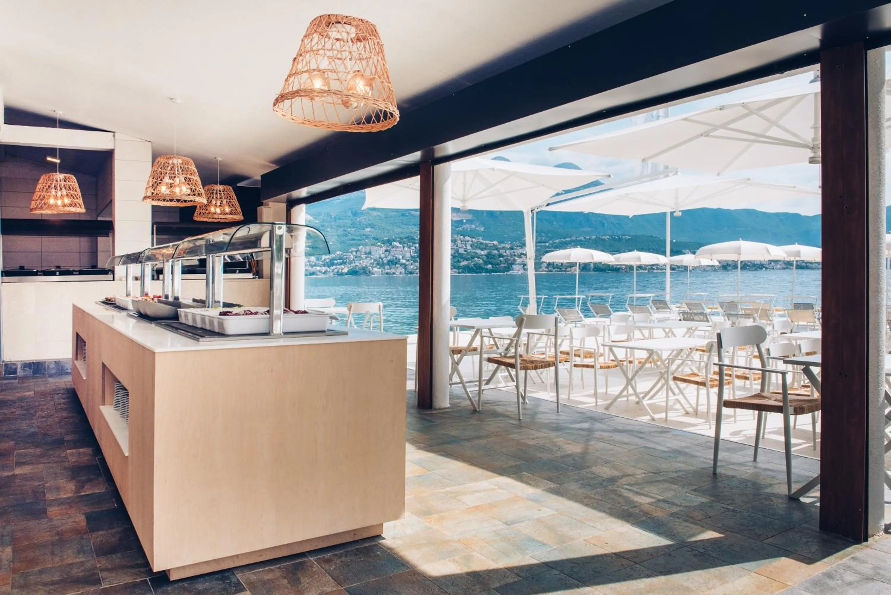 Lounge or bar in Iberostar Waves Herceg Novi All Inclusive