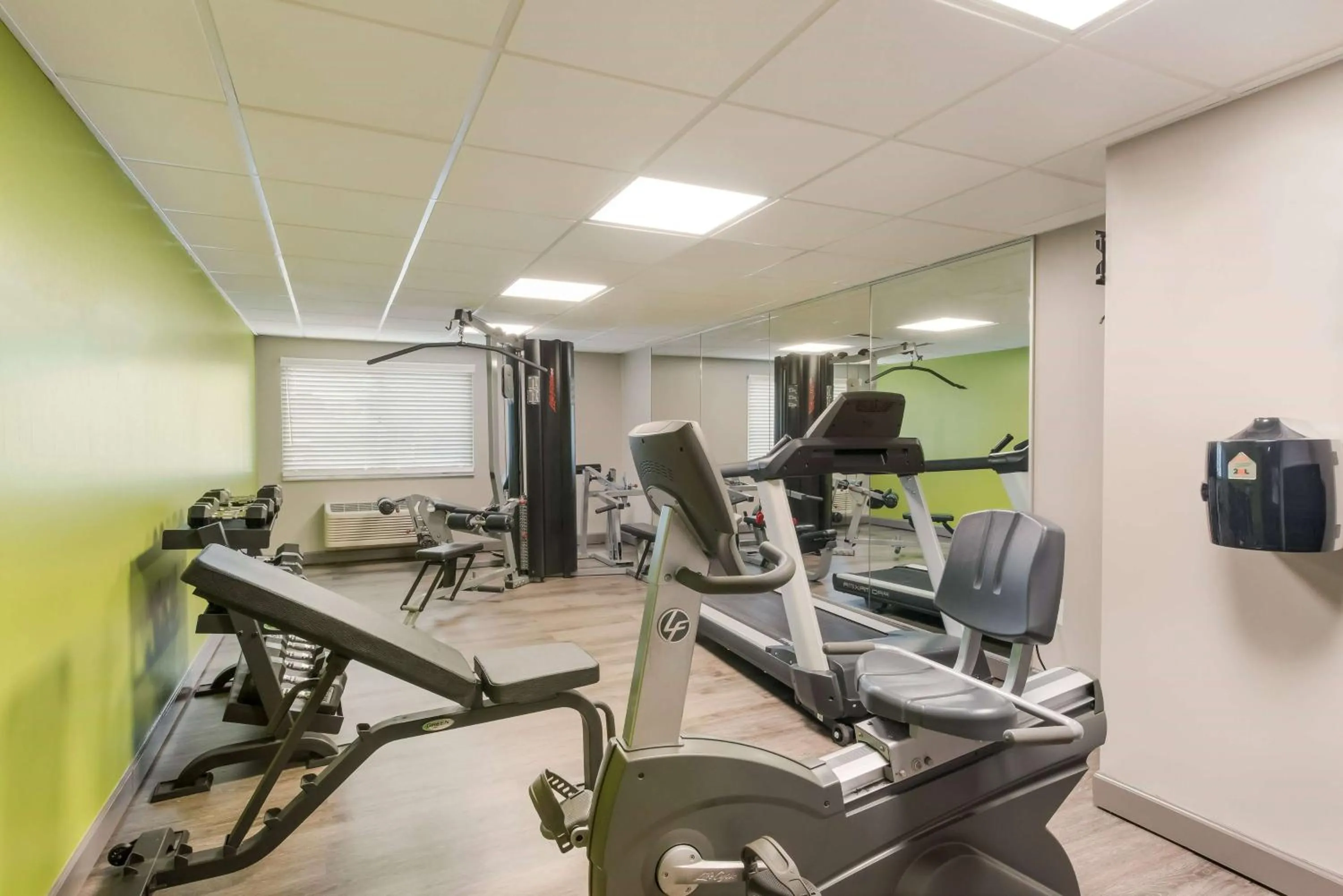 Fitness centre/facilities in Baymont by Wyndham Westampton