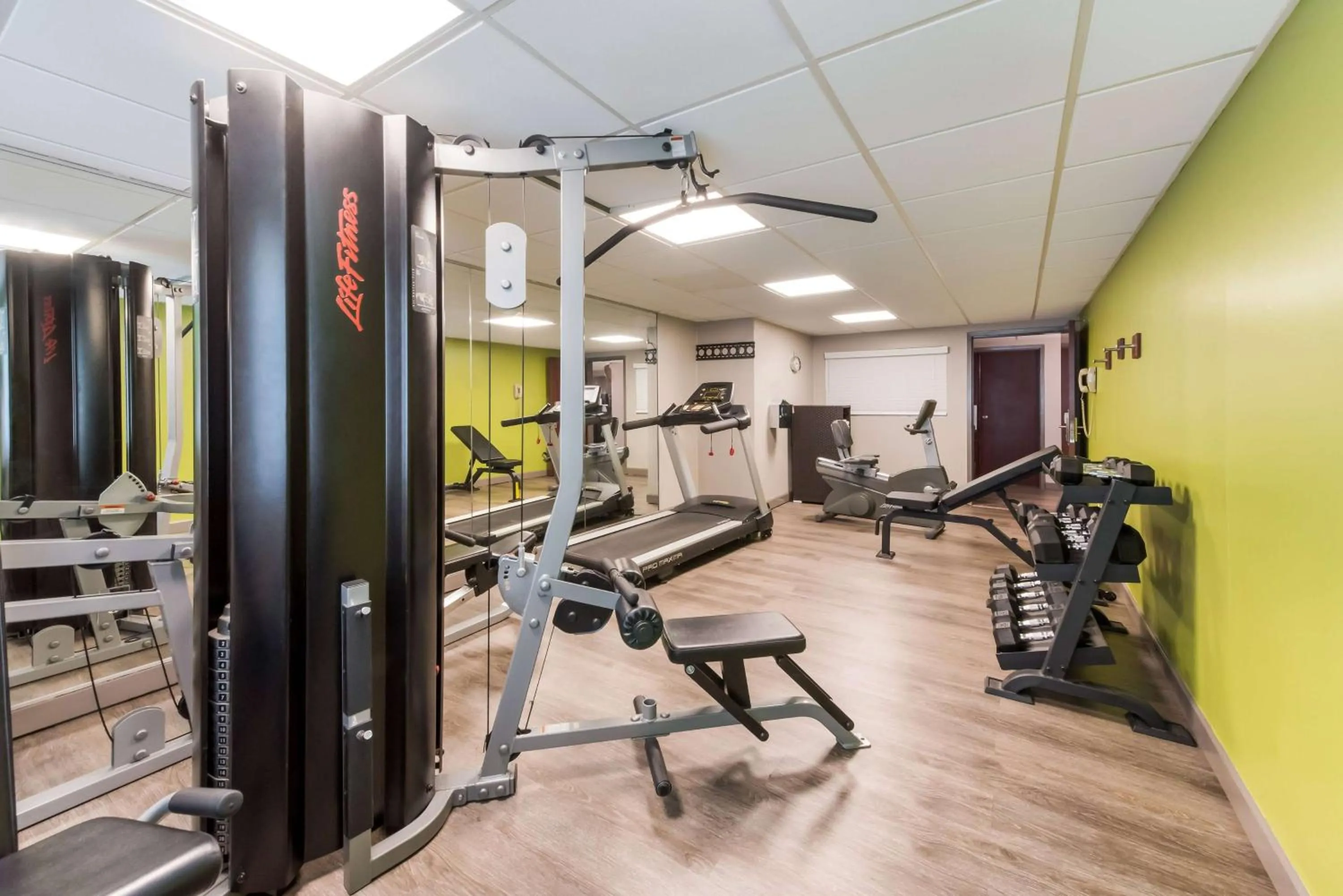 Fitness centre/facilities in Best Western Burlington Inn