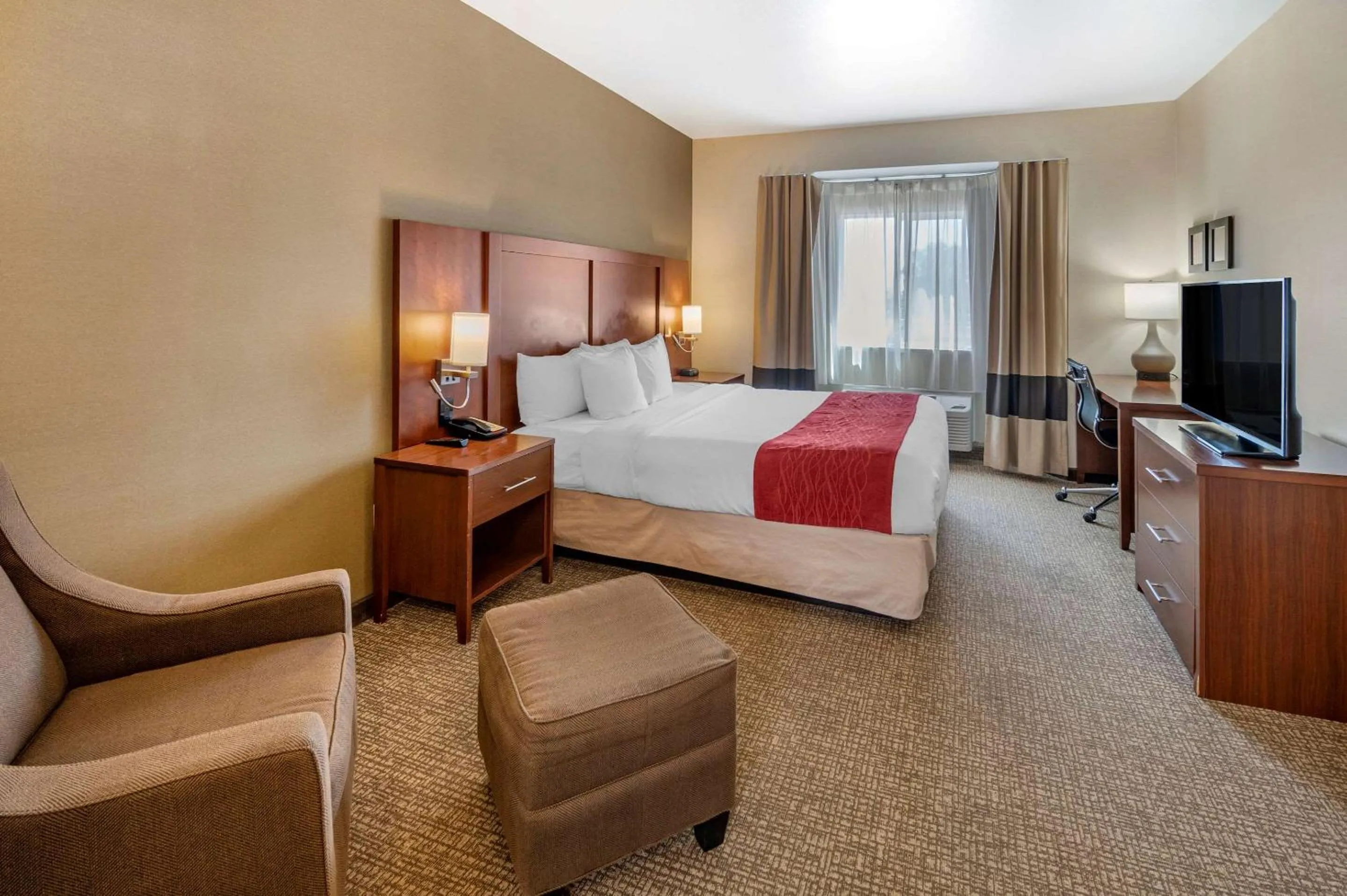 TV and multimedia, Bed in THE ATRIUM HOTEL SFO AIRPORT - FREE Shuttle & Breakfast