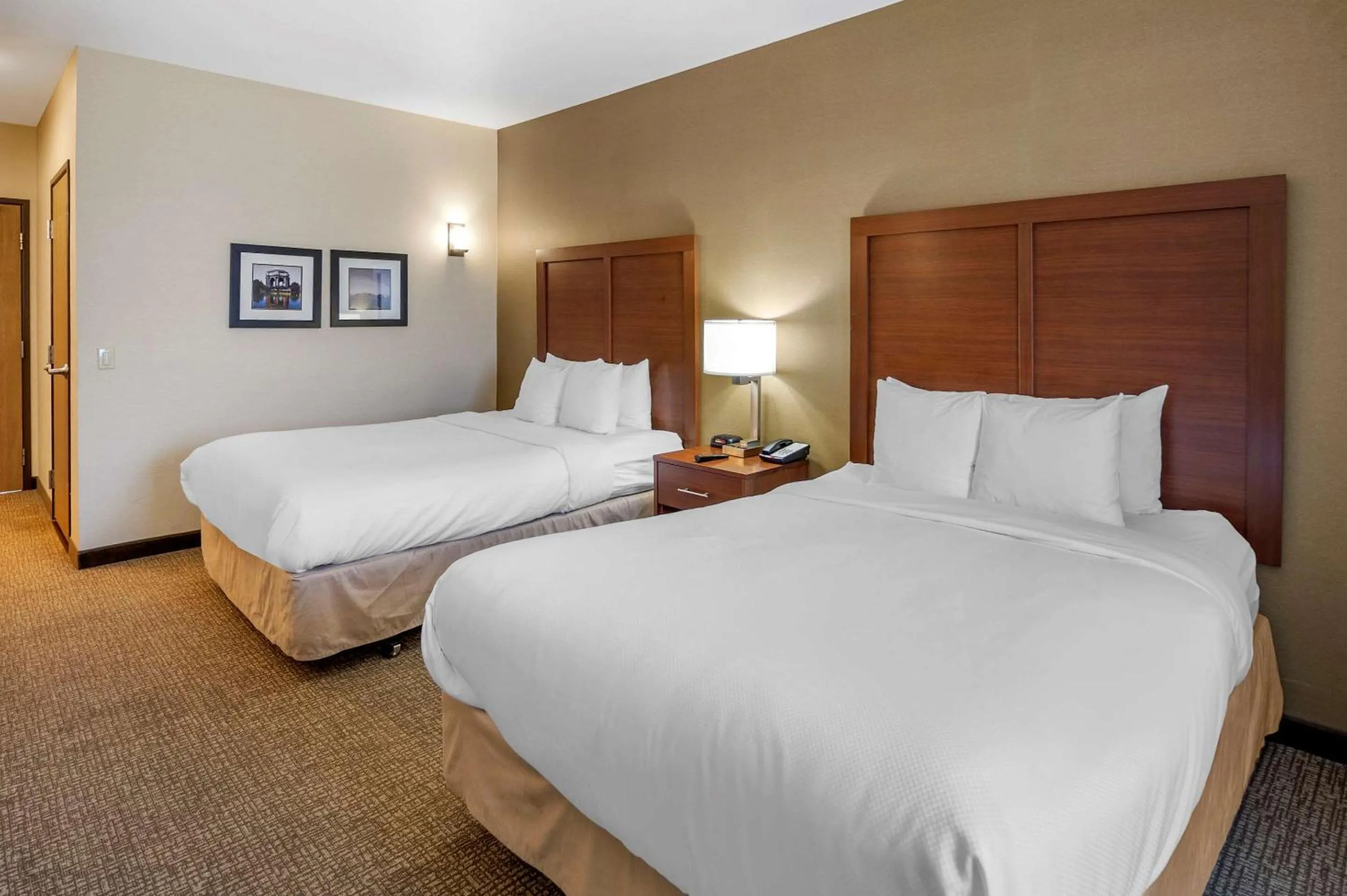 Bed in THE ATRIUM HOTEL SFO AIRPORT - FREE Shuttle & Breakfast