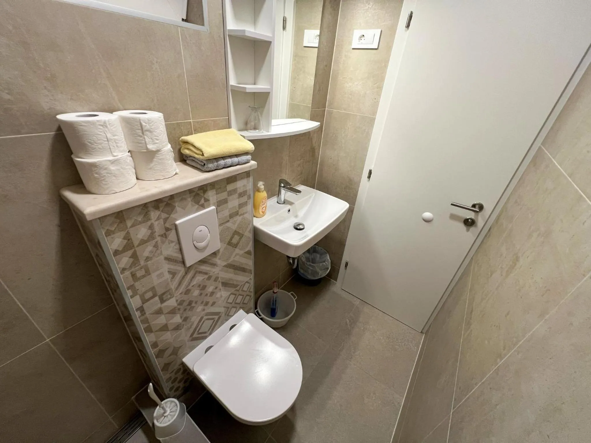 Shower in Robinson Olympos