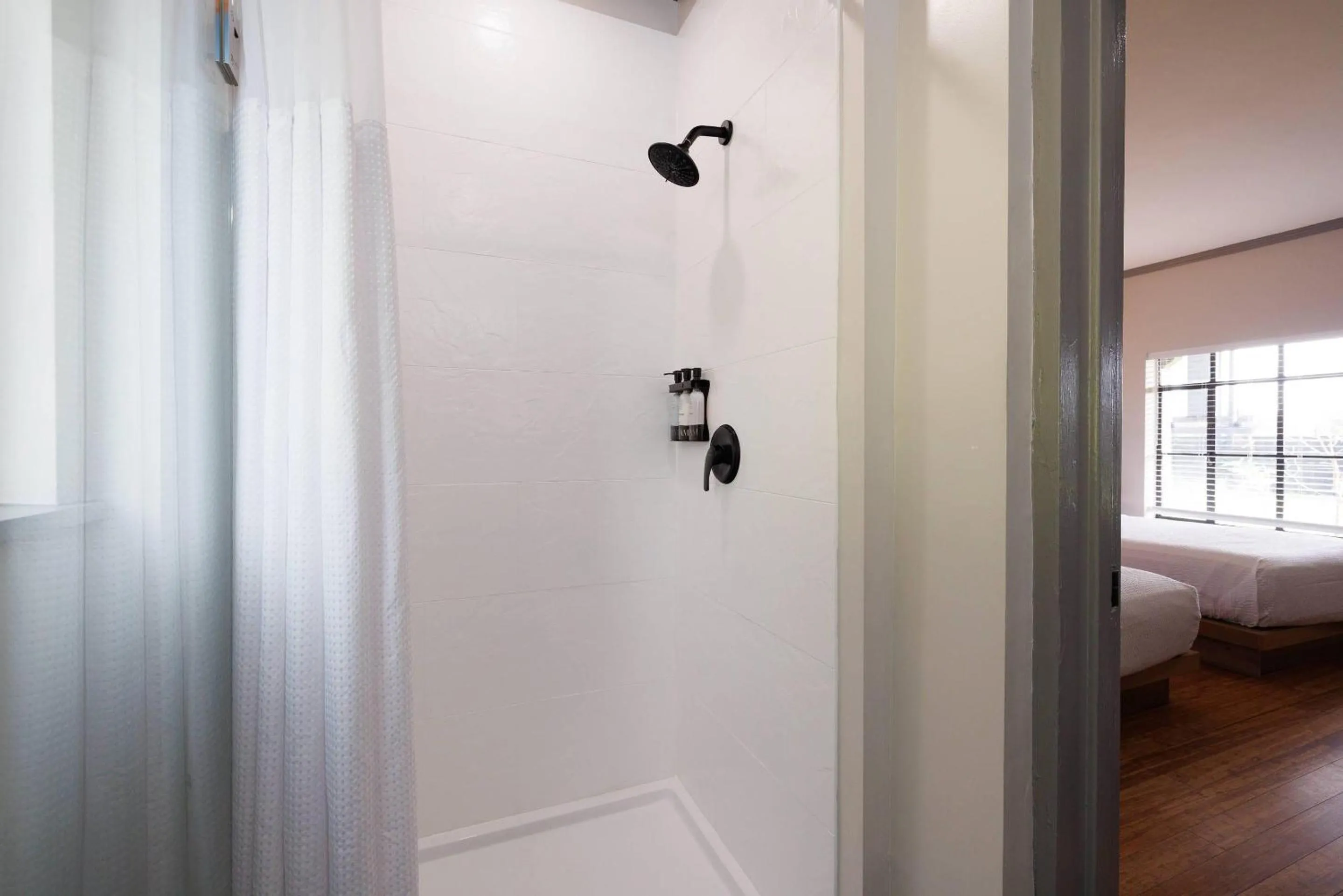 Bedroom, Bed in Inn Marin and Suites, an Ascend Collection Hotel