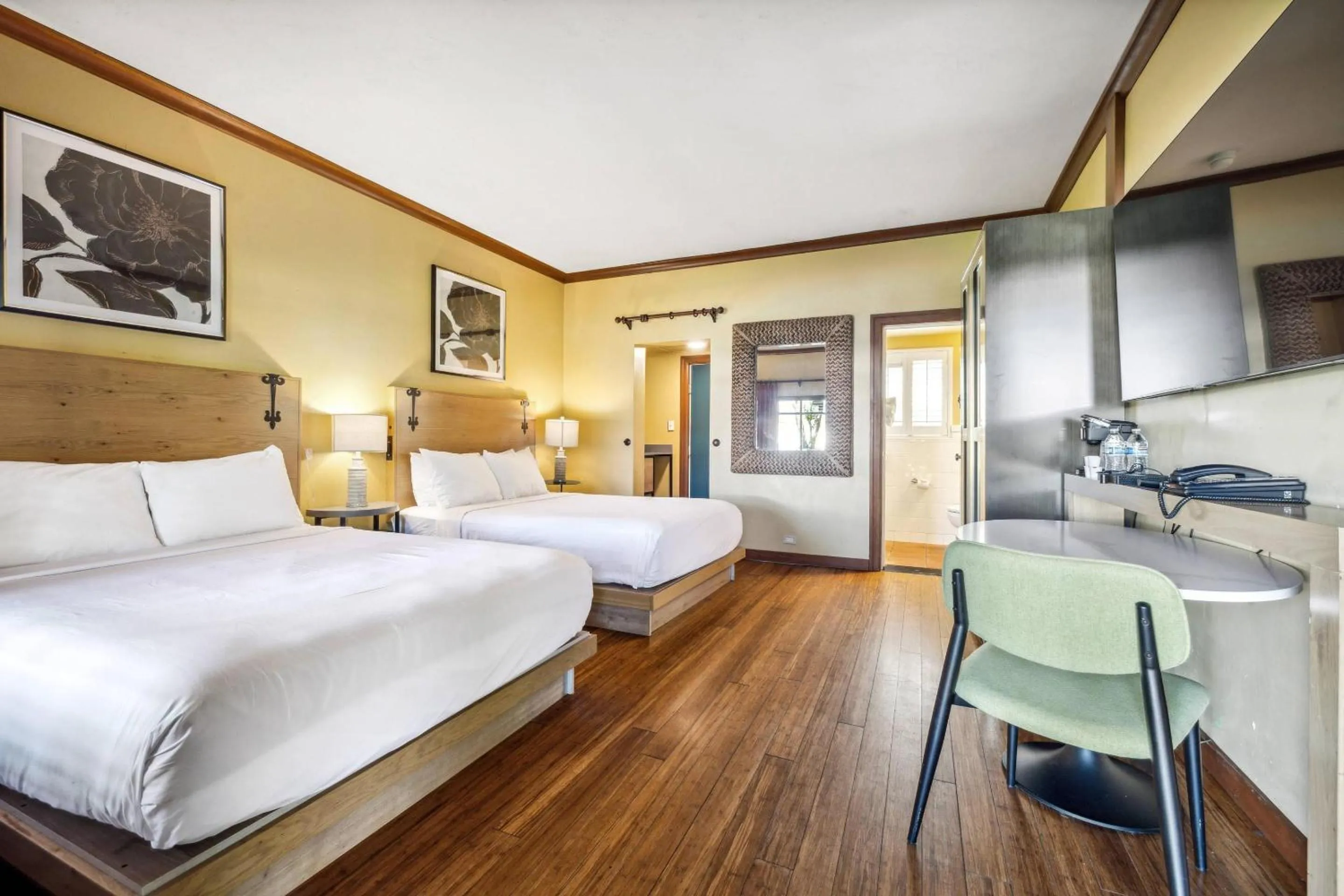 Bedroom, Bed in Inn Marin and Suites, an Ascend Collection Hotel