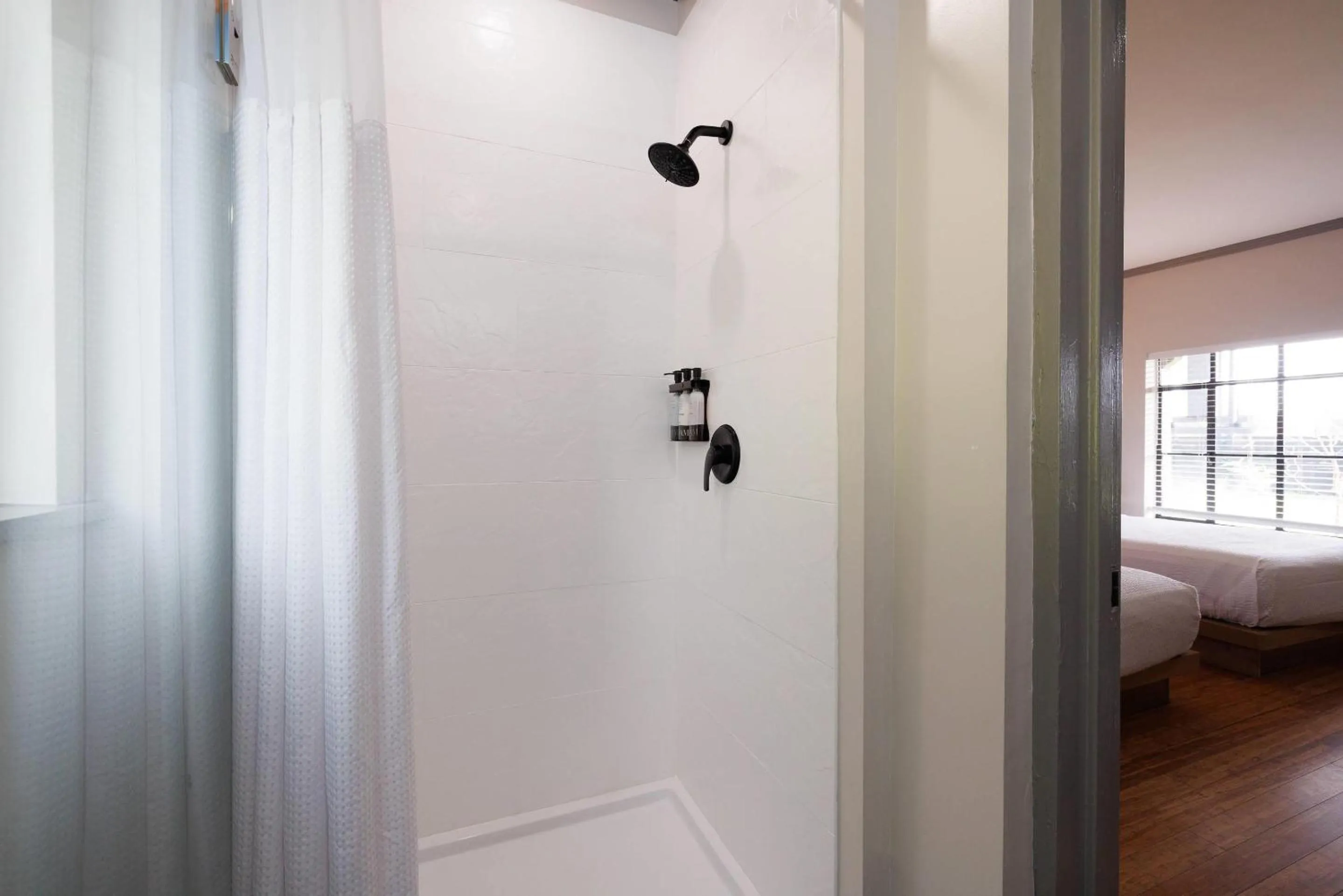 Bedroom, Bed in Inn Marin and Suites, an Ascend Collection Hotel