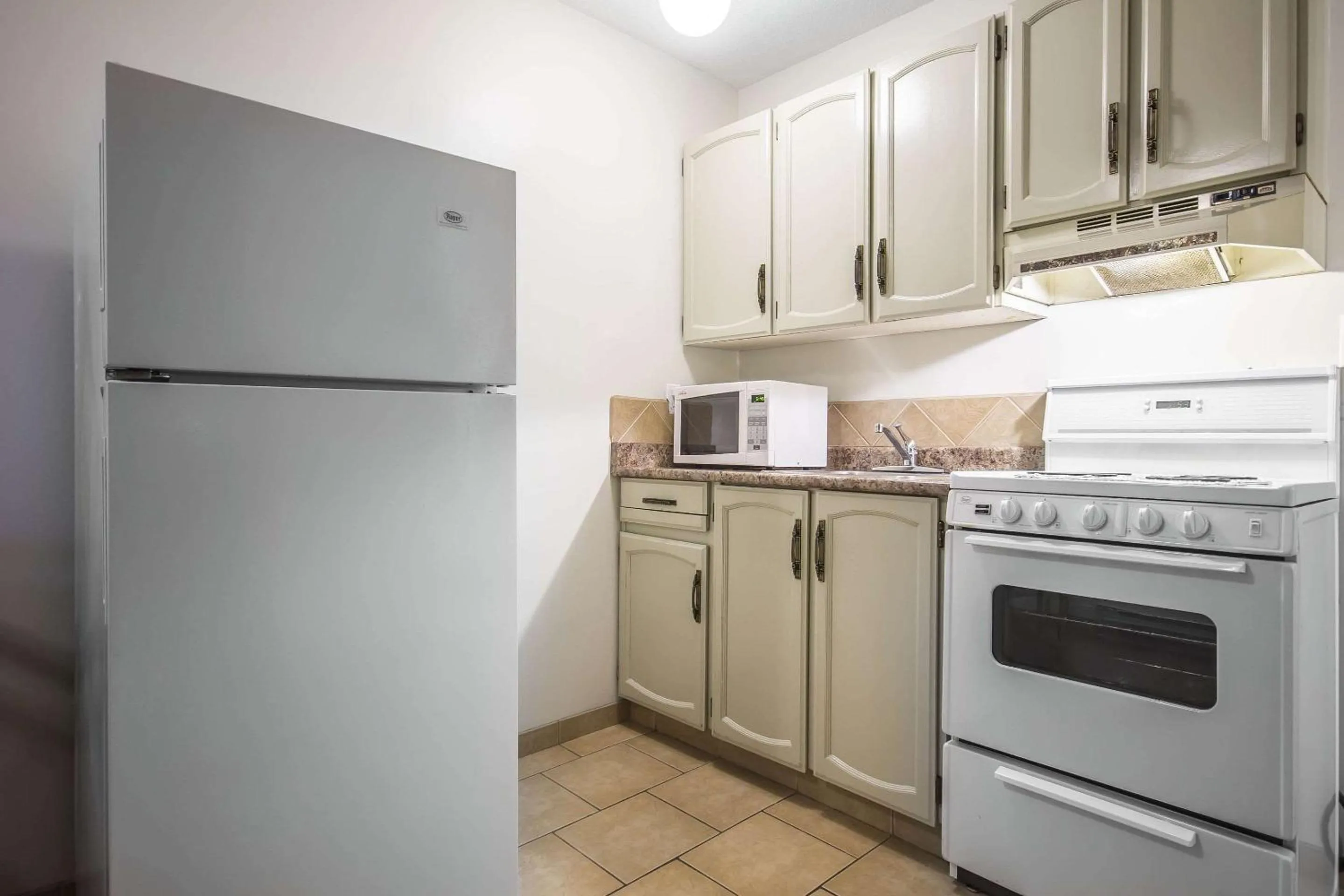 Photo of the whole room in Econo Lodge