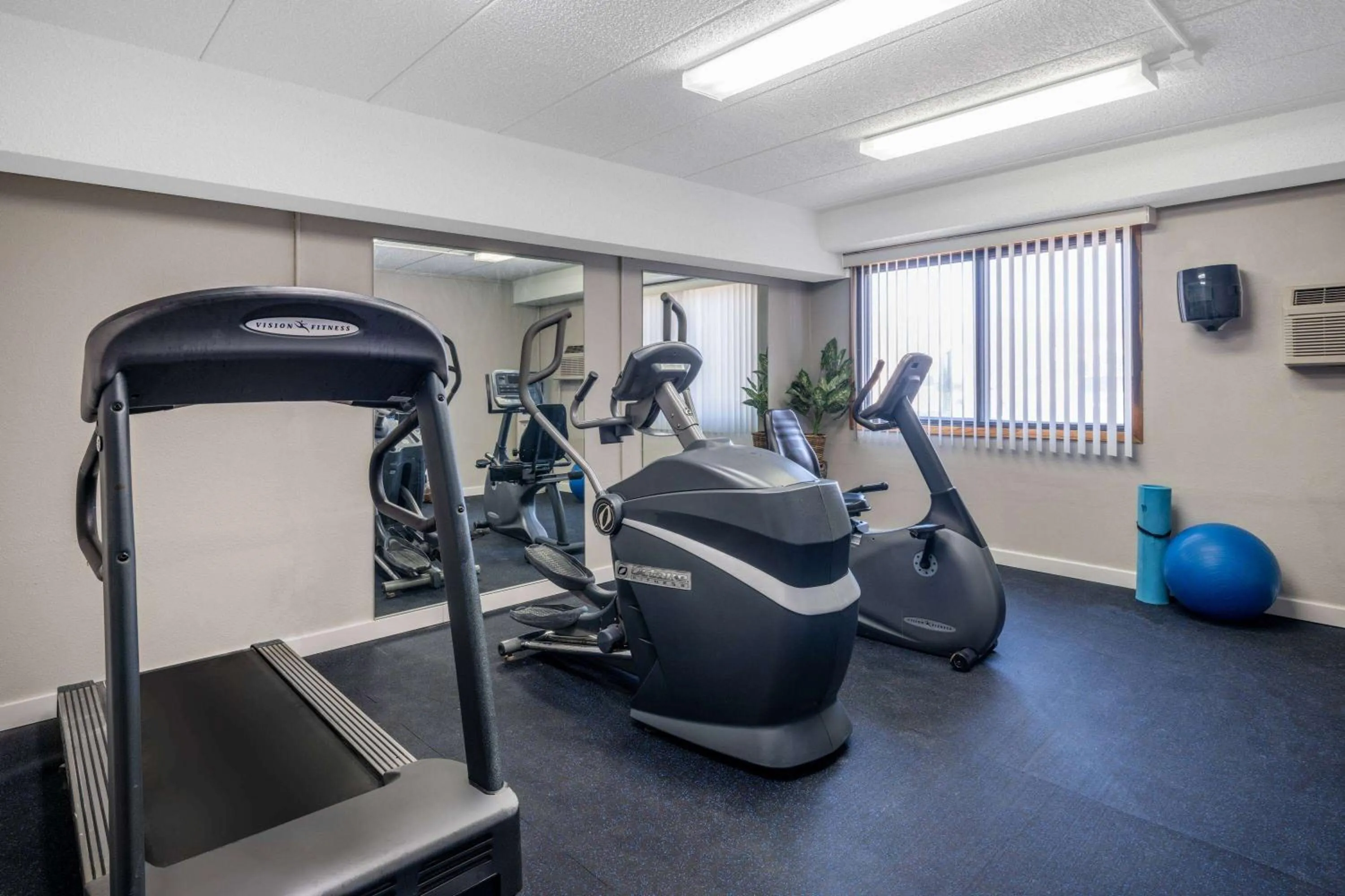 Fitness centre/facilities in Days Inn by Wyndham Sioux Falls Airport