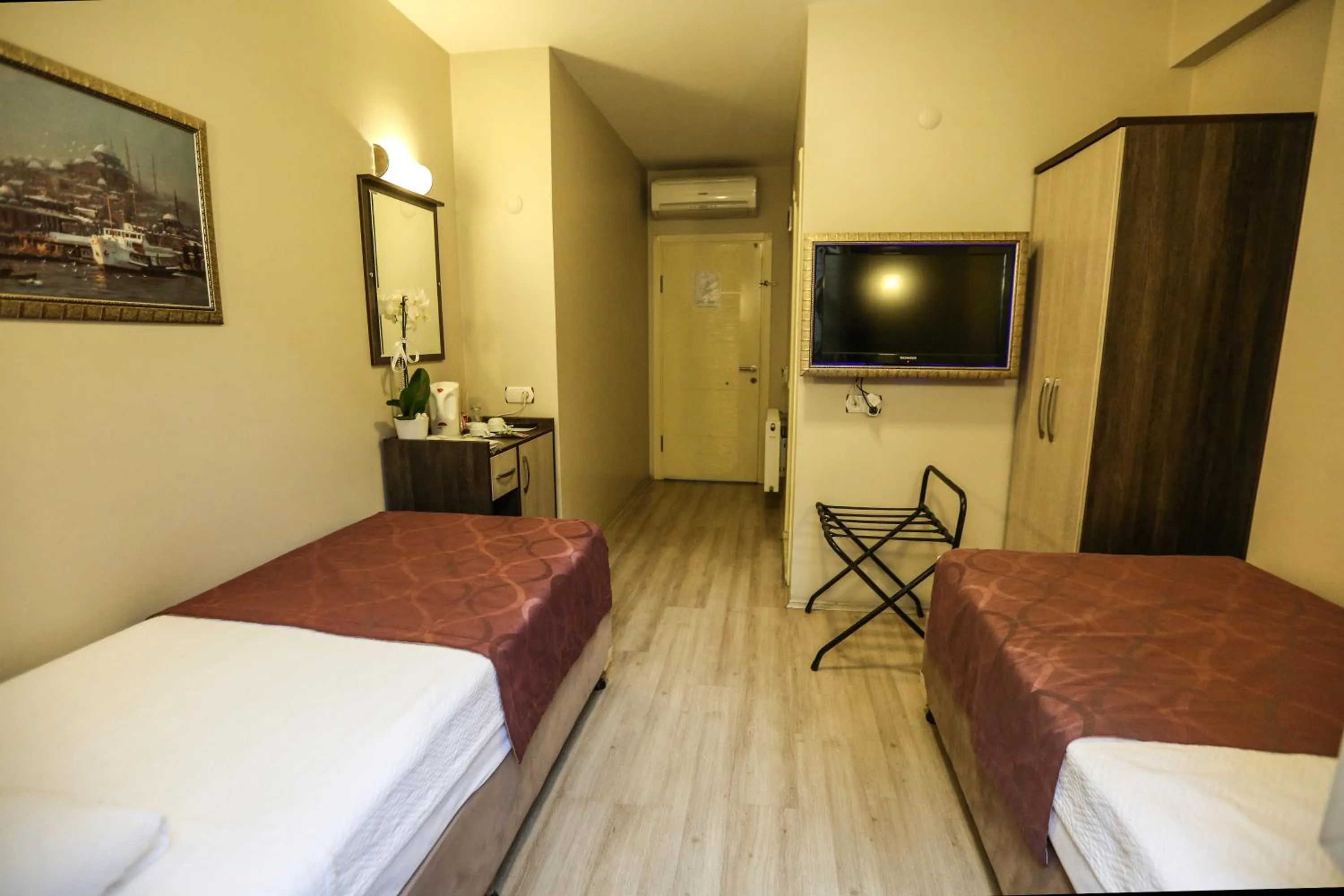 Bed in Canakkale Bogaz Hotel