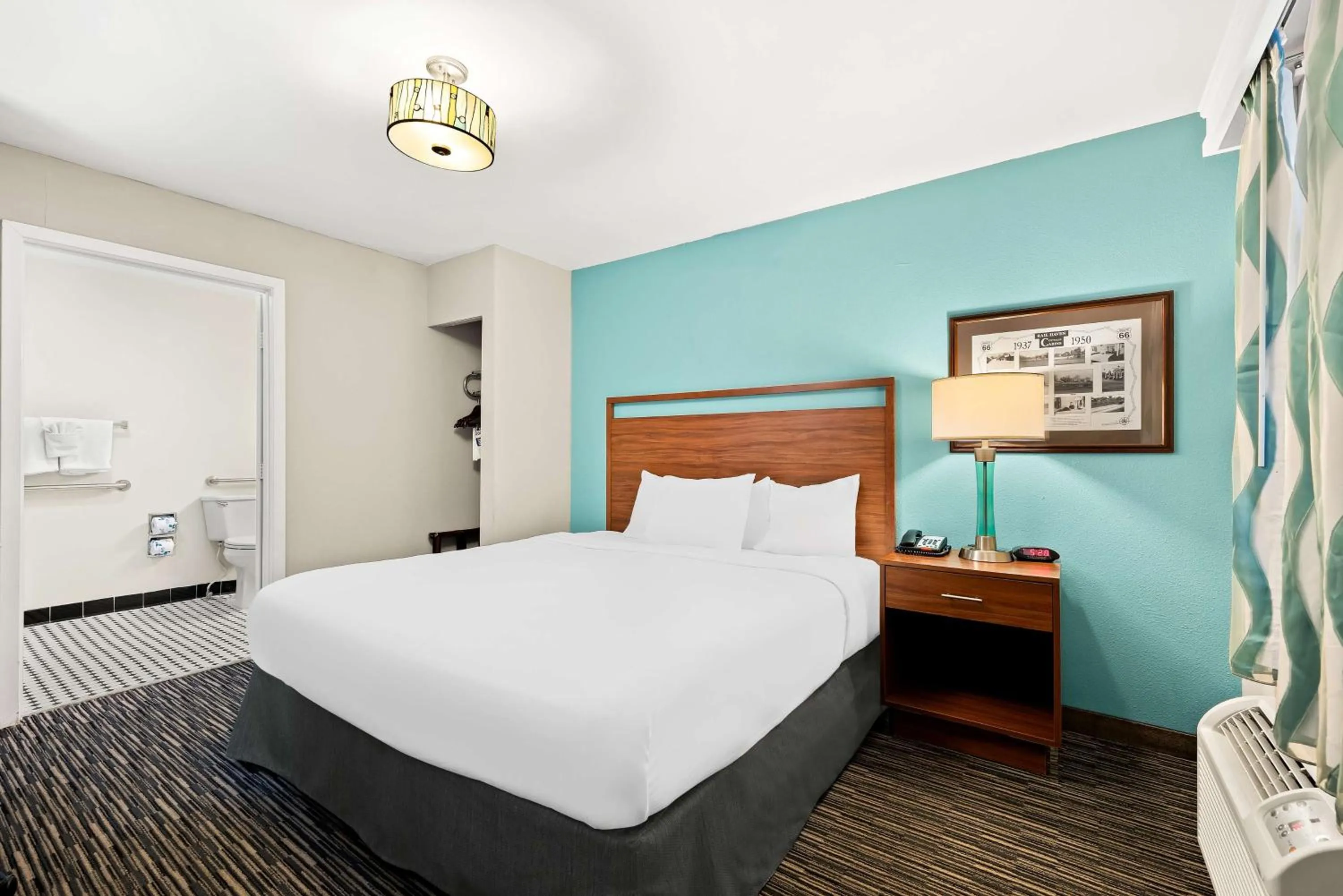 Bedroom, Bed in Best Western Route 66 Rail Haven