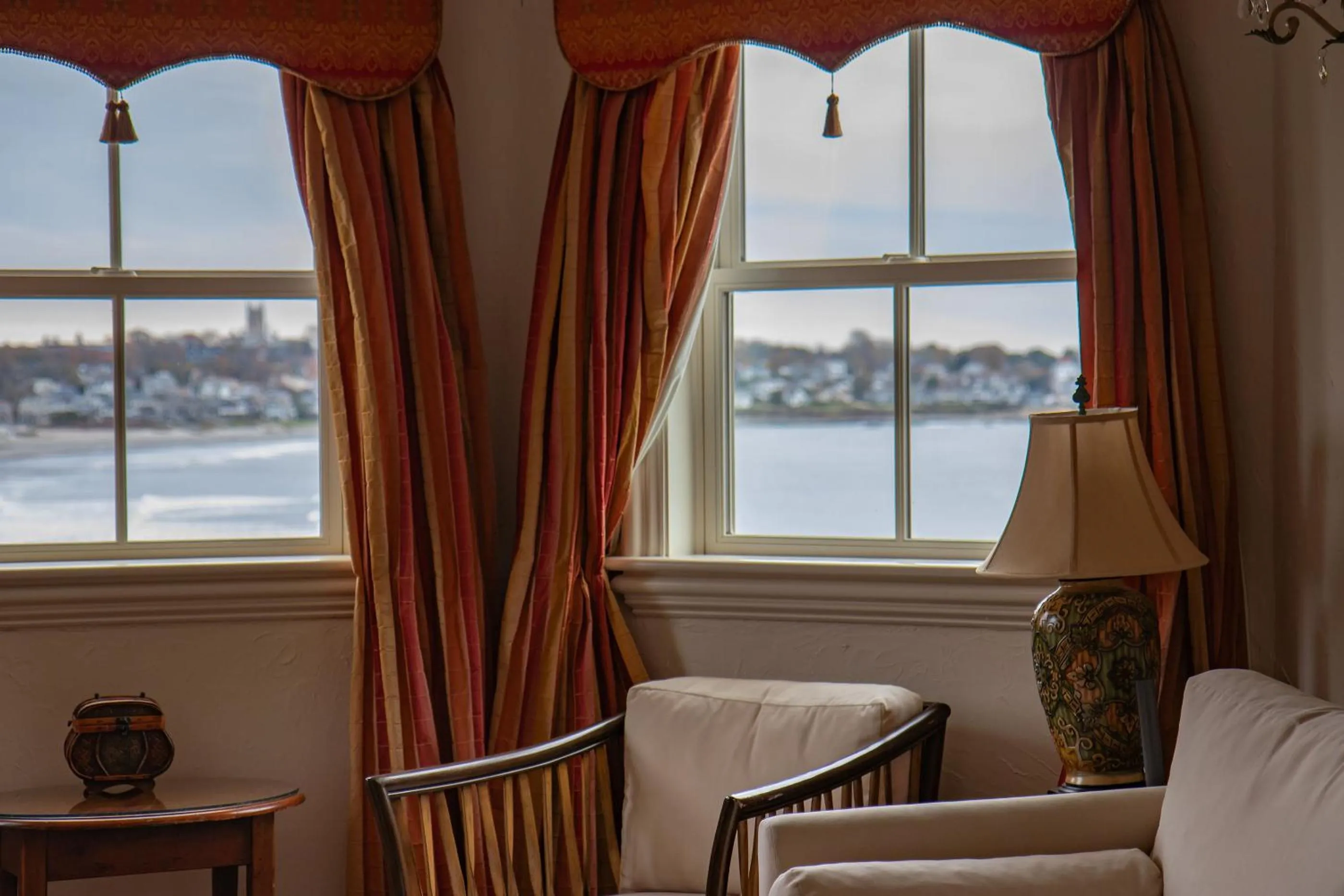 Seating area in The Chanler at Cliff Walk