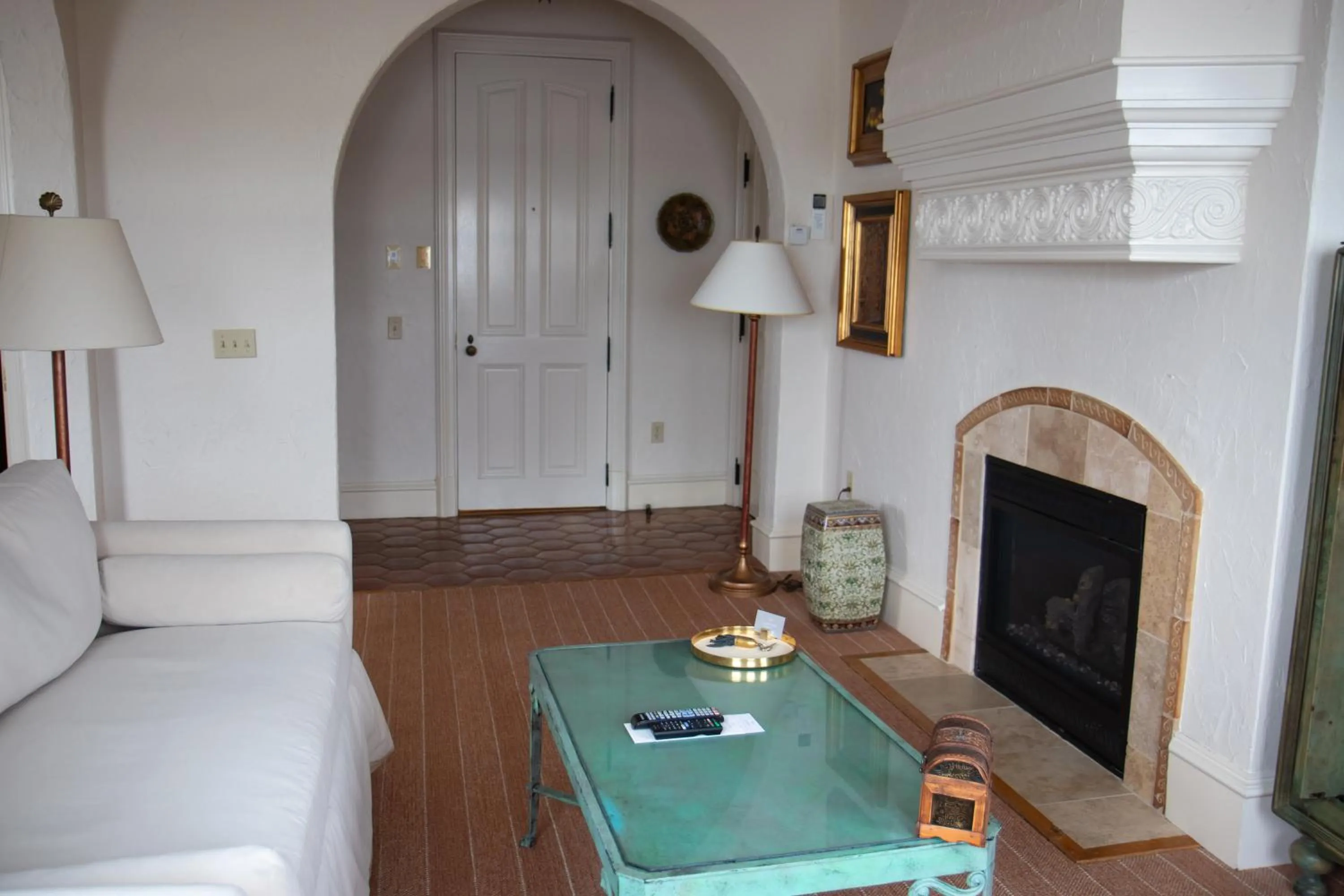 furniture in The Chanler at Cliff Walk