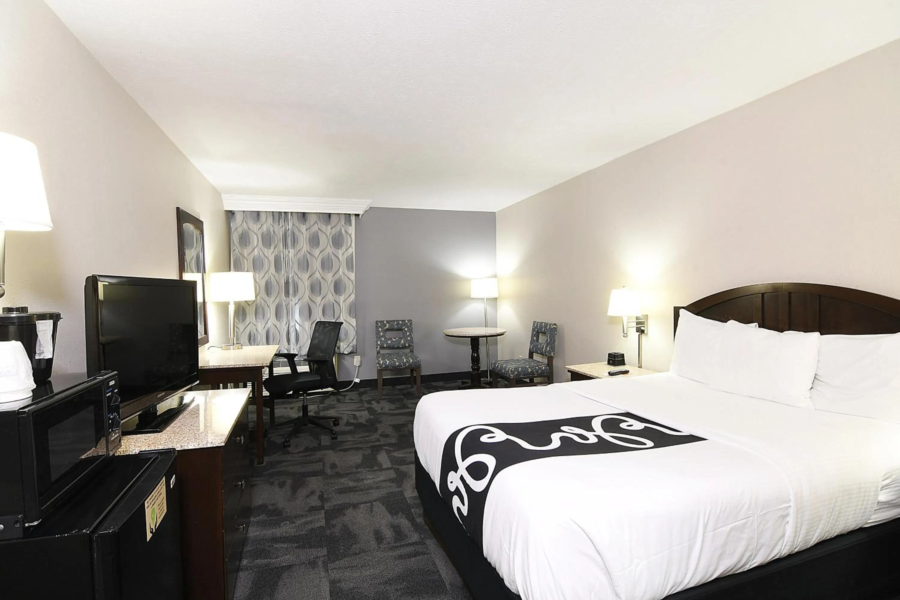 TV and multimedia, Bed in La Quinta by Wyndham Springfield South