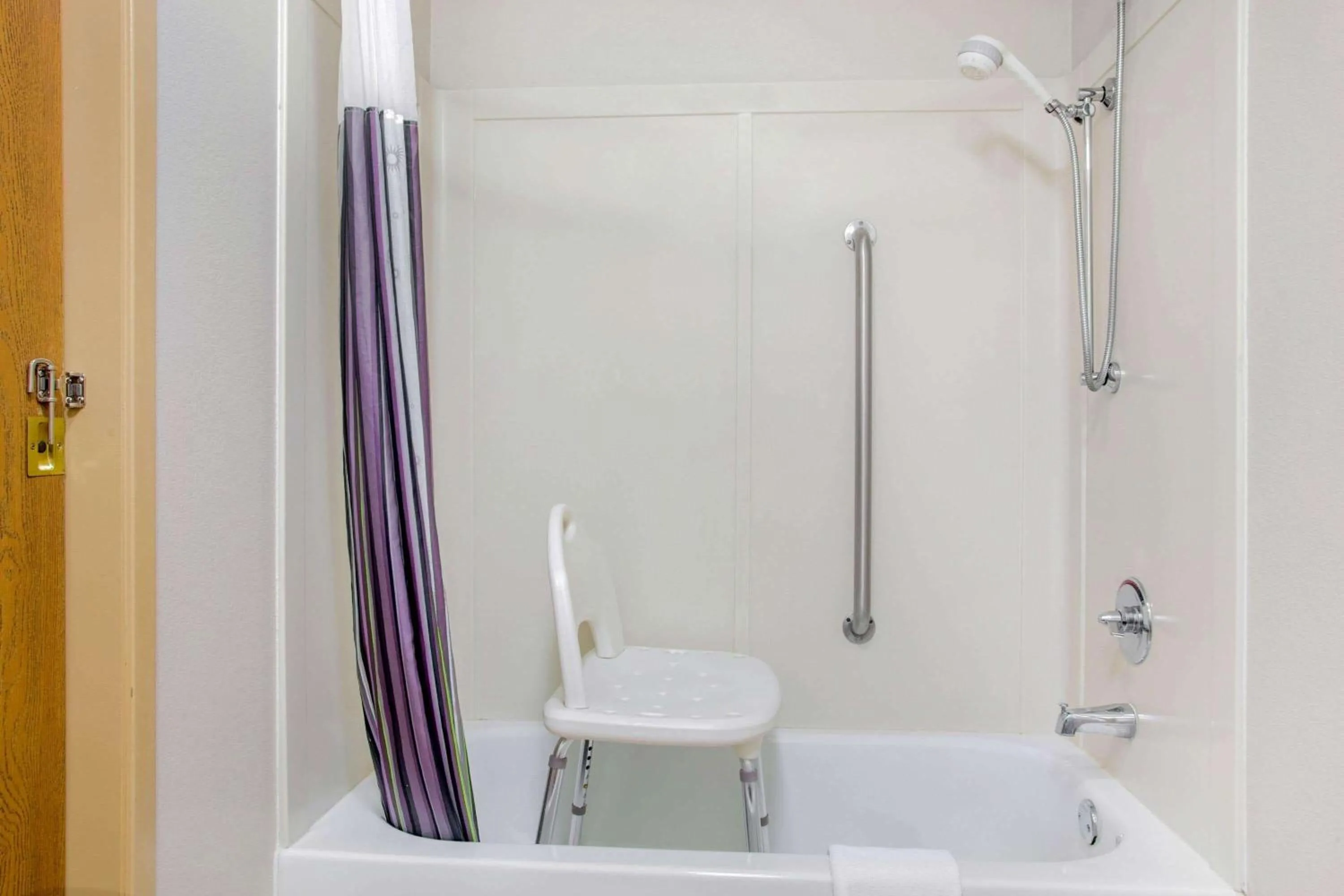 Bathroom in La Quinta by Wyndham Springfield South