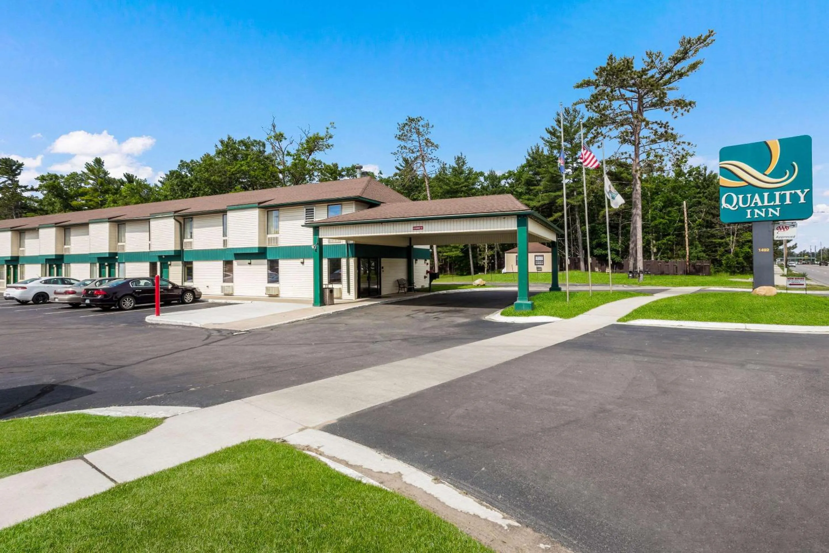 Property building in Quality Inn Traverse City