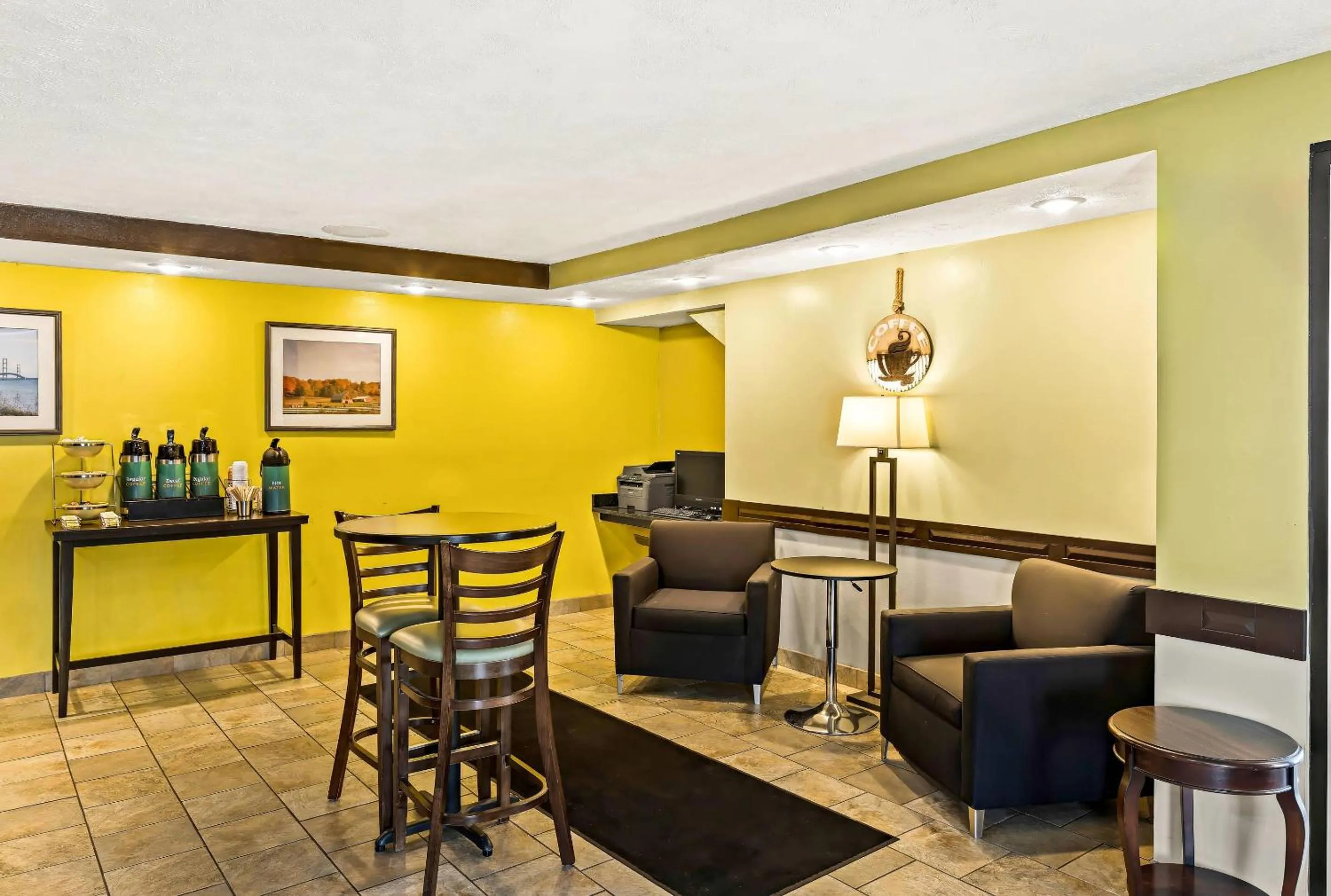 Lobby or reception in Quality Inn Traverse City