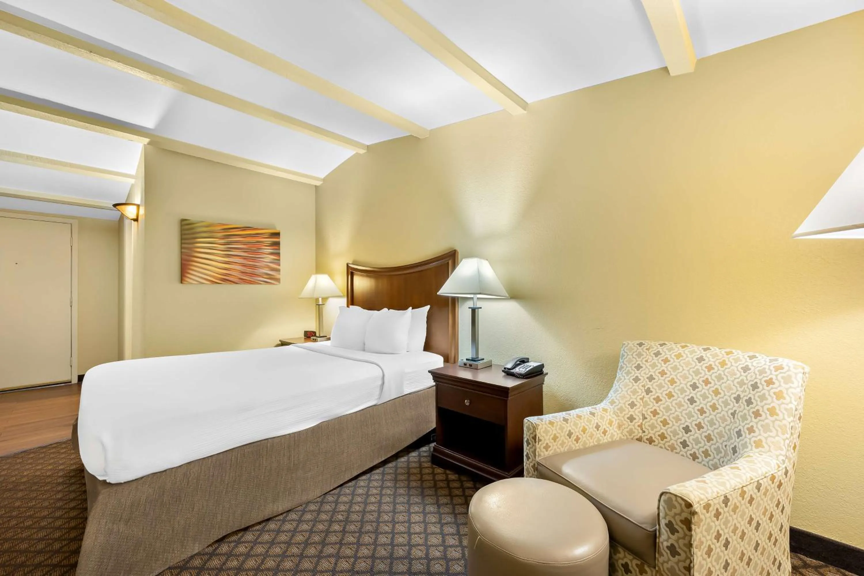 Bedroom, Bed in Best Western Coach House