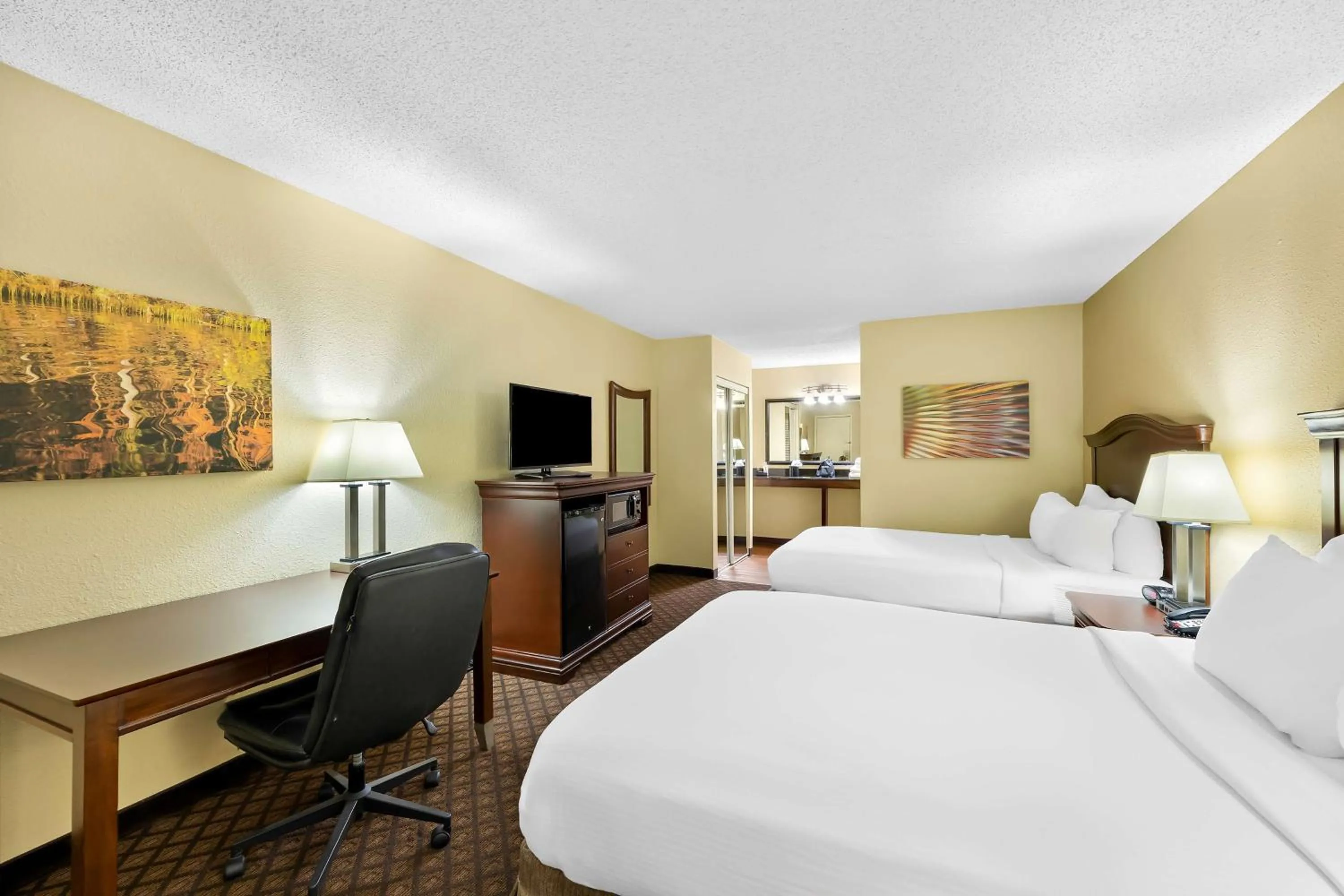 Bedroom, Bed in Best Western Coach House