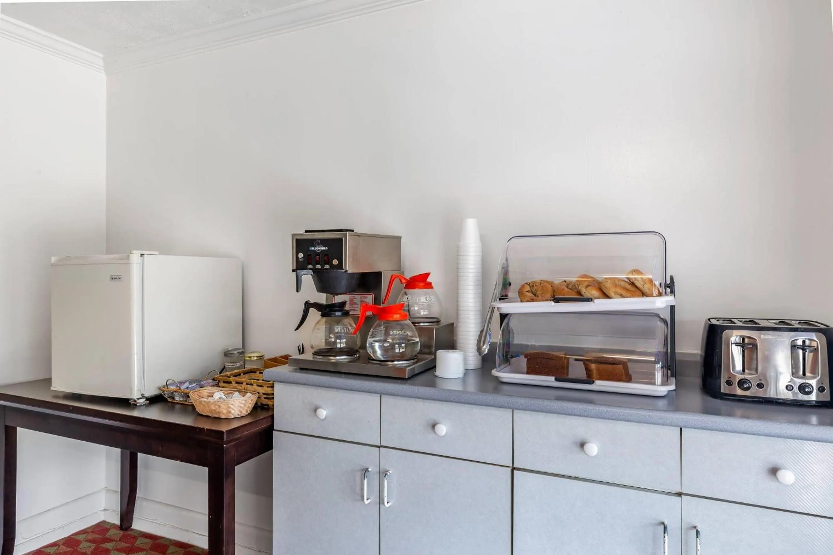 Breakfast in Econo Lodge Lee - Great Barrington