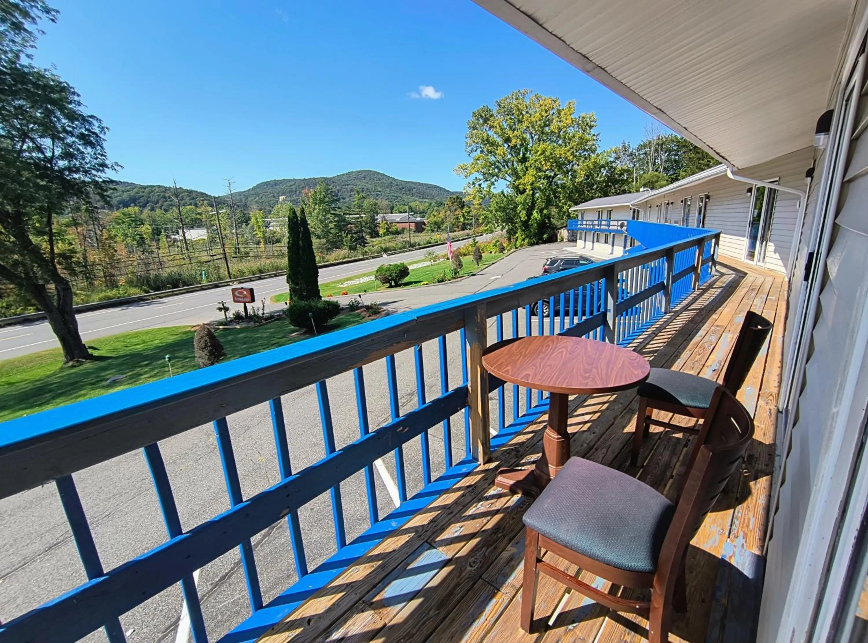 Balcony/Terrace in Econo Lodge Lee - Great Barrington
