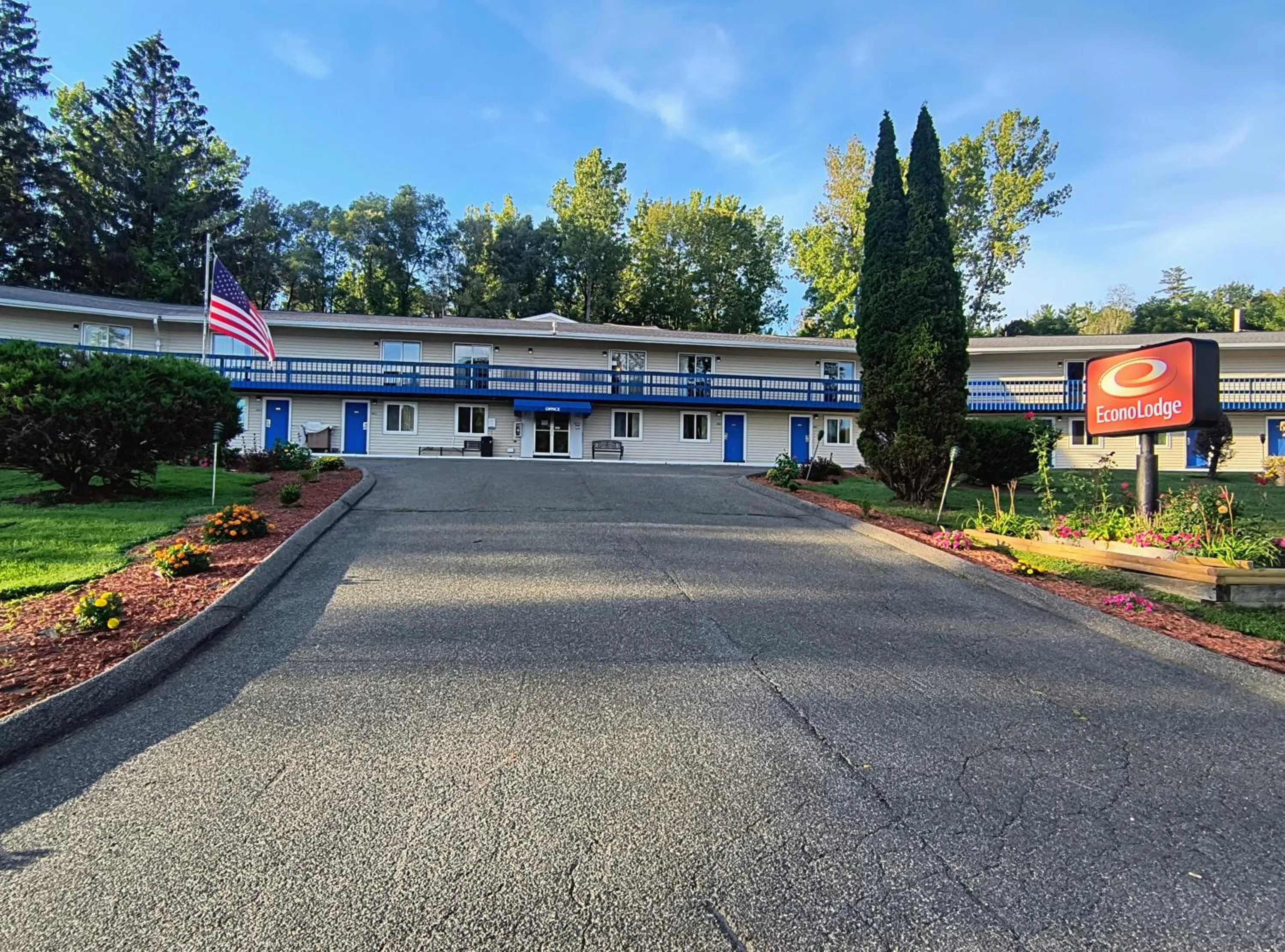Property building in Econo Lodge Lee - Great Barrington