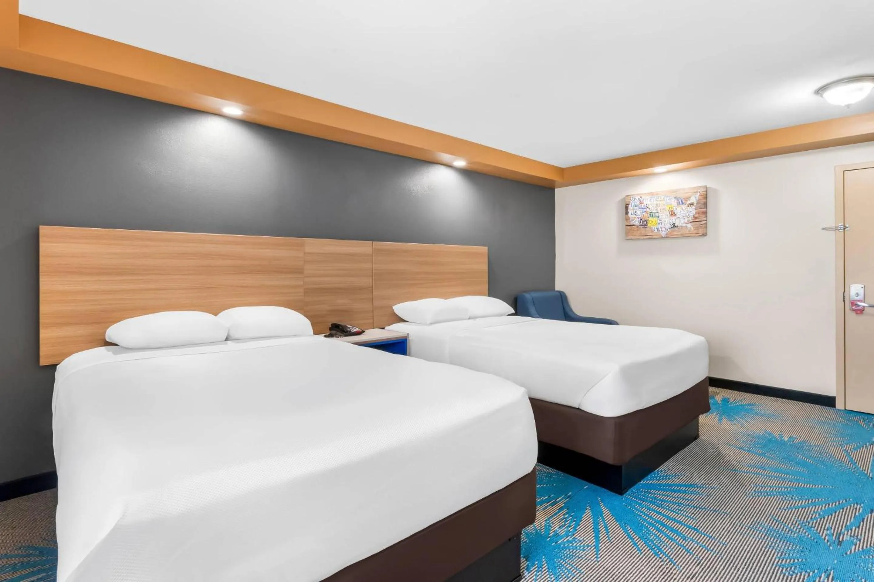 Bedroom, Bed in Econo Lodge Woodbridge