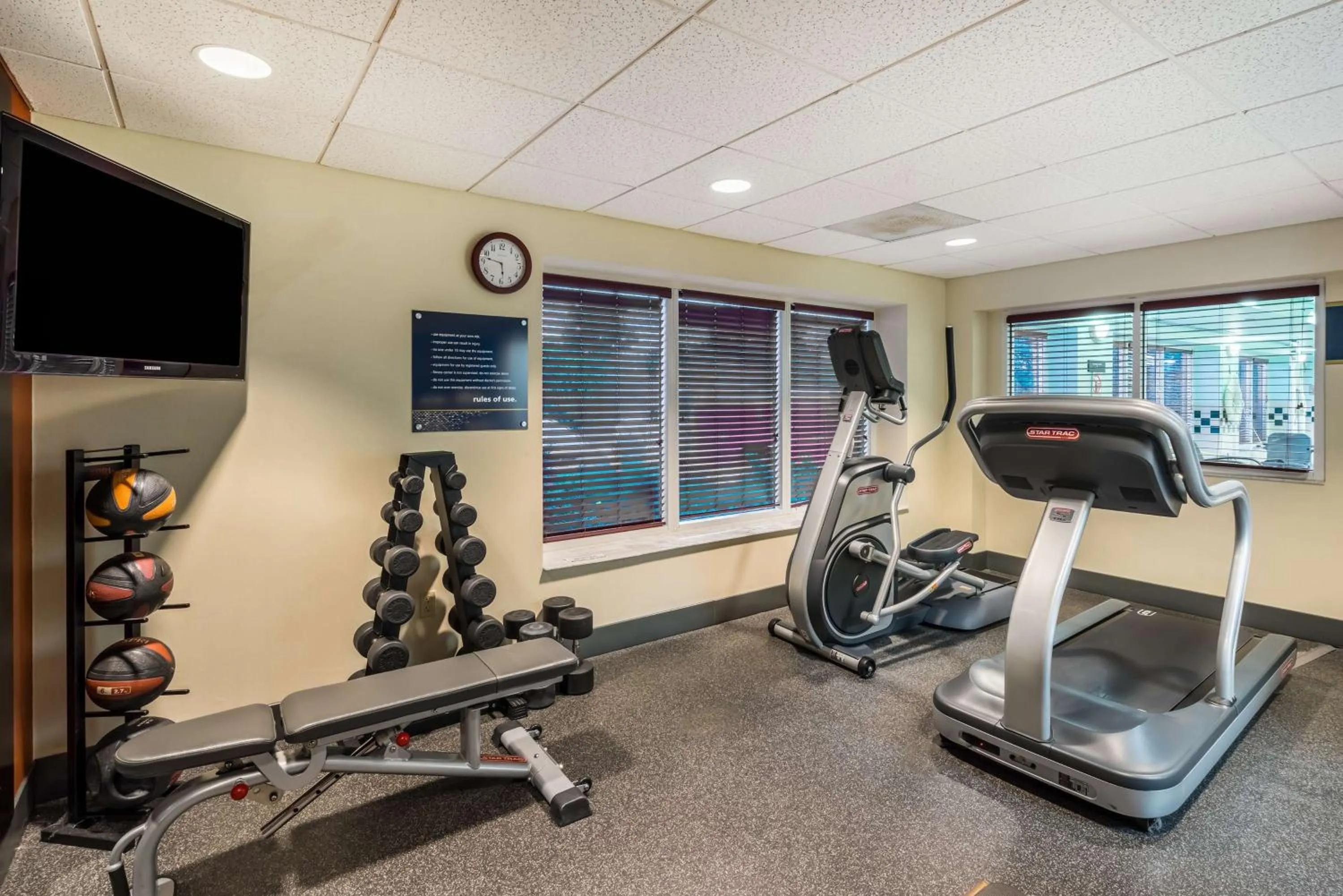 Fitness centre/facilities in Hampton Inn Clifton Park